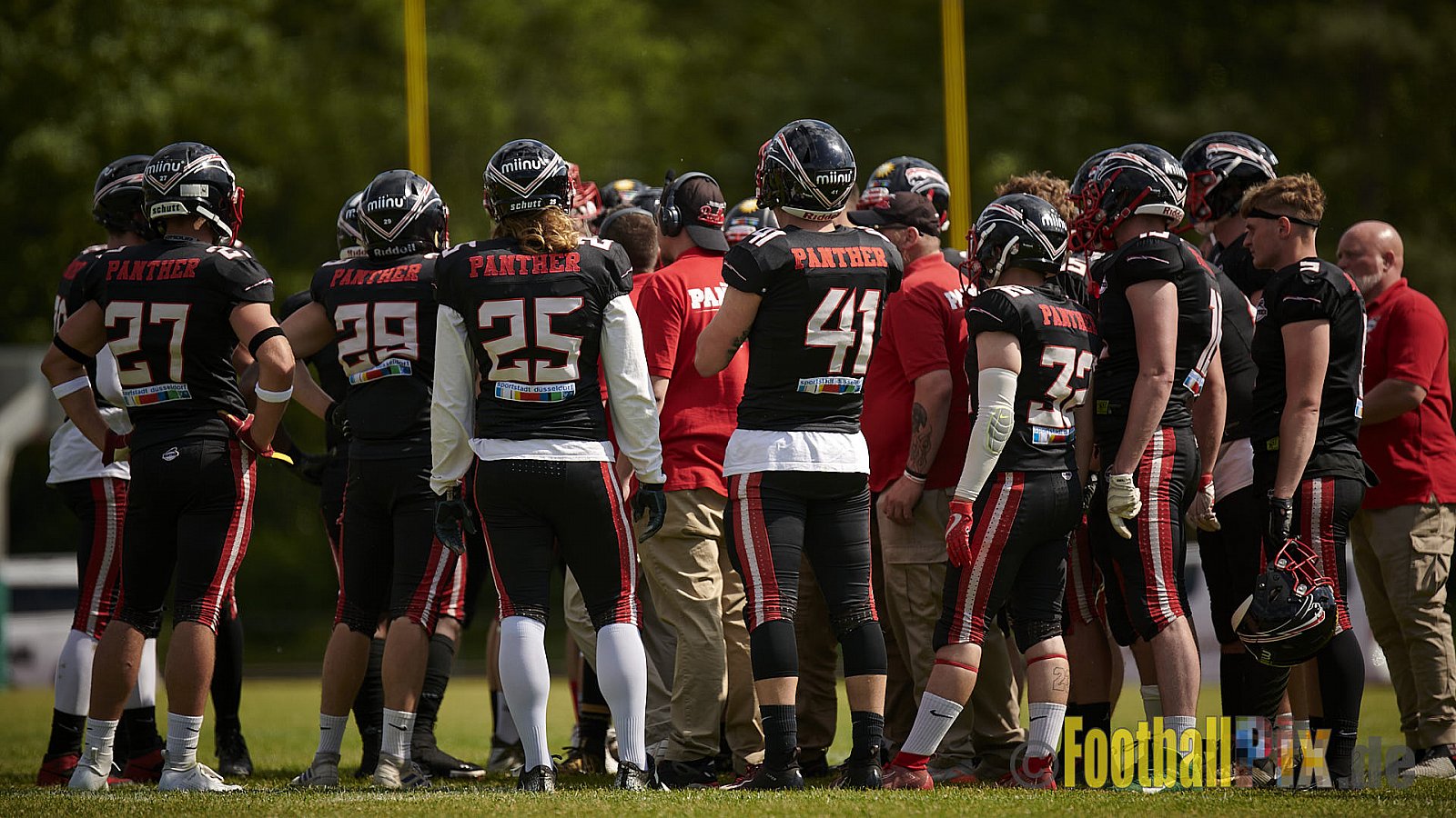 GFL2 Season 2021 Düsseldorf Panther vs. Hamburg Huskies am 12.06.2021 im Stadion VfL Benrath, Karl-Hohmann-Straße 70, 40597 Düsseldorf, Punkte Endstand 12 : 06.
[Bildnummer: 2021-06-12_0161] - DPantherVsHamburgHuskies