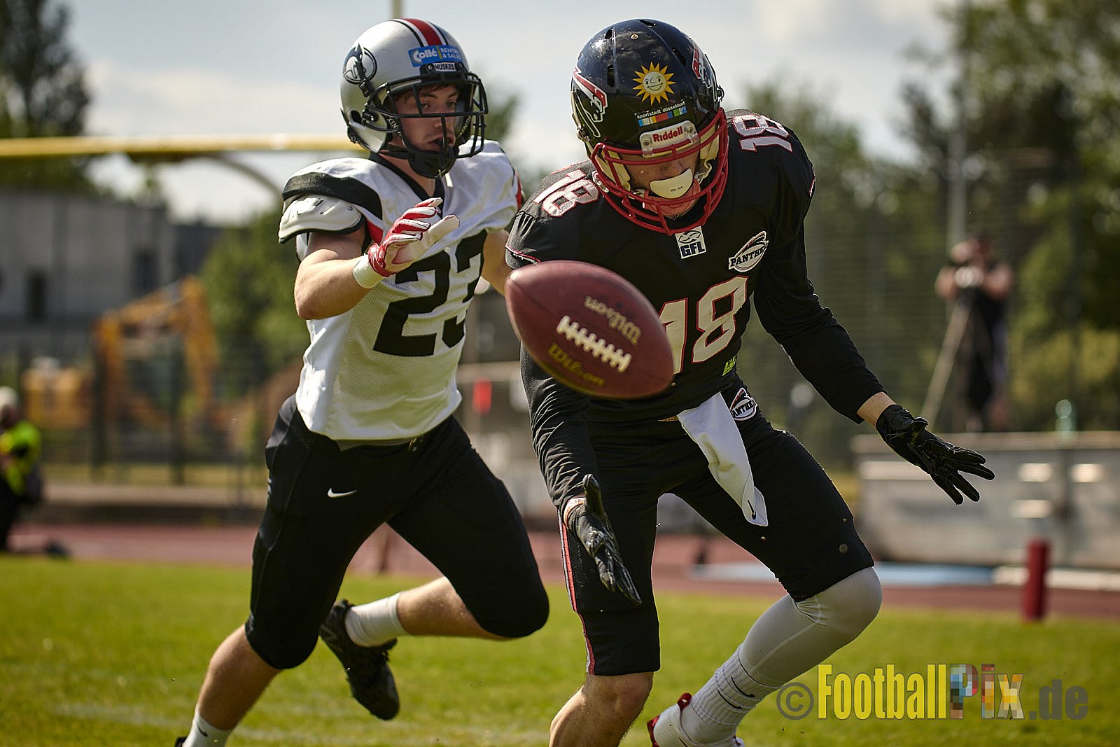 GFL2 Season 2021 Düsseldorf Panther vs. Hamburg Huskies am 12.06.2021 im Stadion VfL Benrath, Karl-Hohmann-Straße 70, 40597 Düsseldorf, Punkte Endstand 12 : 06.
[Bildnummer: 2021-06-12_0219] - DPantherVsHamburgHuskies