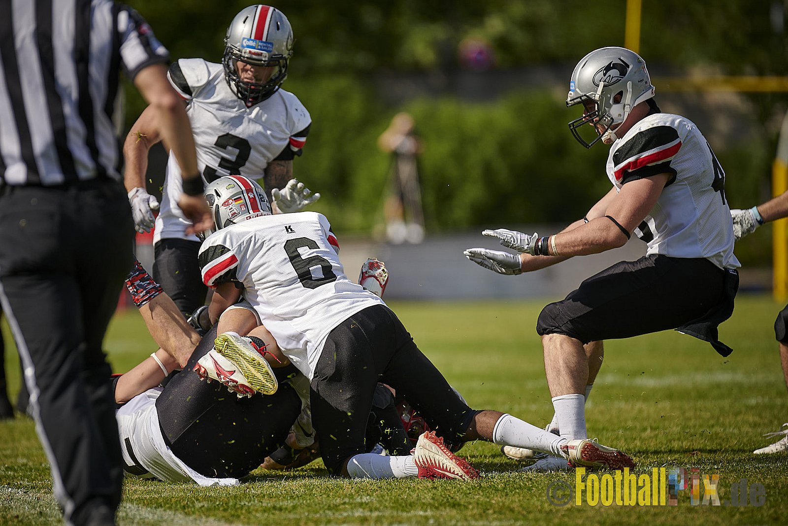 GFL2 Season 2021 Düsseldorf Panther vs. Hamburg Huskies am 12.06.2021 im Stadion VfL Benrath, Karl-Hohmann-Straße 70, 40597 Düsseldorf, Punkte Endstand 12 : 06.
[Bildnummer: 2021-06-12_0261] - DPantherVsHamburgHuskies
