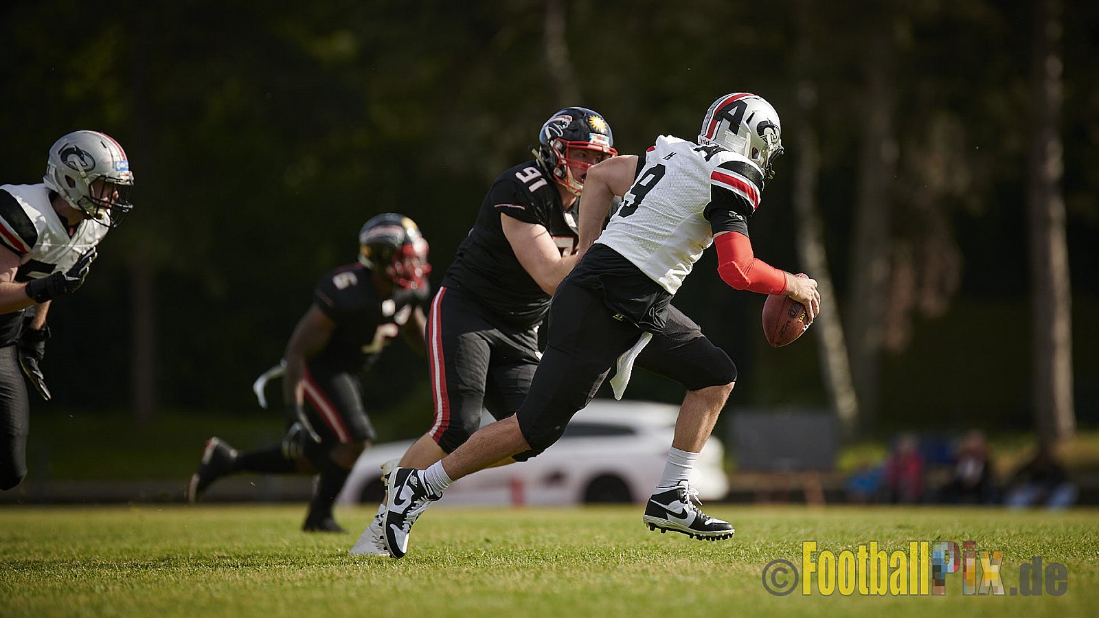 GFL2 Season 2021 Düsseldorf Panther vs. Hamburg Huskies am 12.06.2021 im Stadion VfL Benrath, Karl-Hohmann-Straße 70, 40597 Düsseldorf, Punkte Endstand 12 : 06.
[Bildnummer: 2021-06-12_0375] - DPantherVsHamburgHuskies