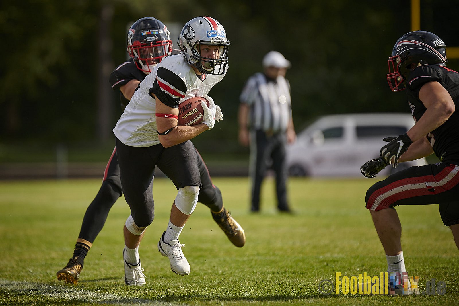 GFL2 Season 2021 Düsseldorf Panther vs. Hamburg Huskies am 12.06.2021 im Stadion VfL Benrath, Karl-Hohmann-Straße 70, 40597 Düsseldorf, Punkte Endstand 12 : 06.
[Bildnummer: 2021-06-12_0389] - DPantherVsHamburgHuskies