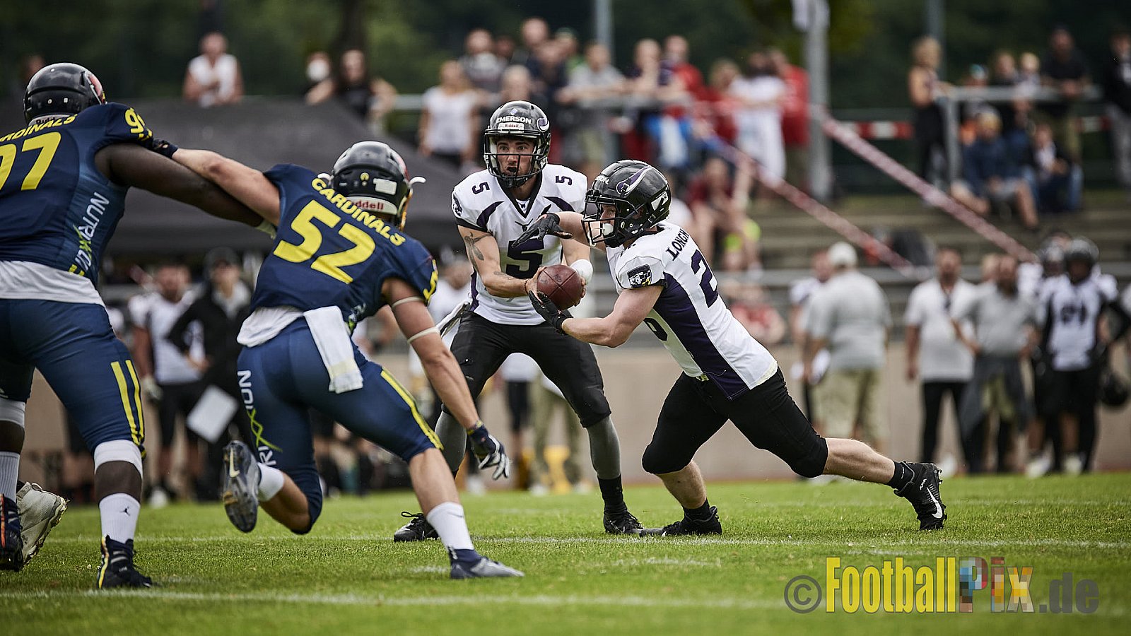 GFL2 Season 2021 Assindia Cardinals vs. Langenfeld Longhorns am 4.07.2021 im Stadion Am Hallo, Hallostraße, 45141 Essen. Endstand des Spiels 28 : 31.
[Bildnummer: 2021-07-04_0003] - AssindiaCardinalsVsLangenfeldLonghorns