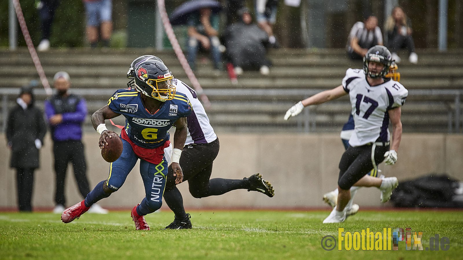 GFL2 Season 2021 Assindia Cardinals vs. Langenfeld Longhorns am 4.07.2021 im Stadion Am Hallo, Hallostraße, 45141 Essen. Endstand des Spiels 28 : 31.
[Bildnummer: 2021-07-04_0383] - AssindiaCardinalsVsLangenfeldLonghorns
