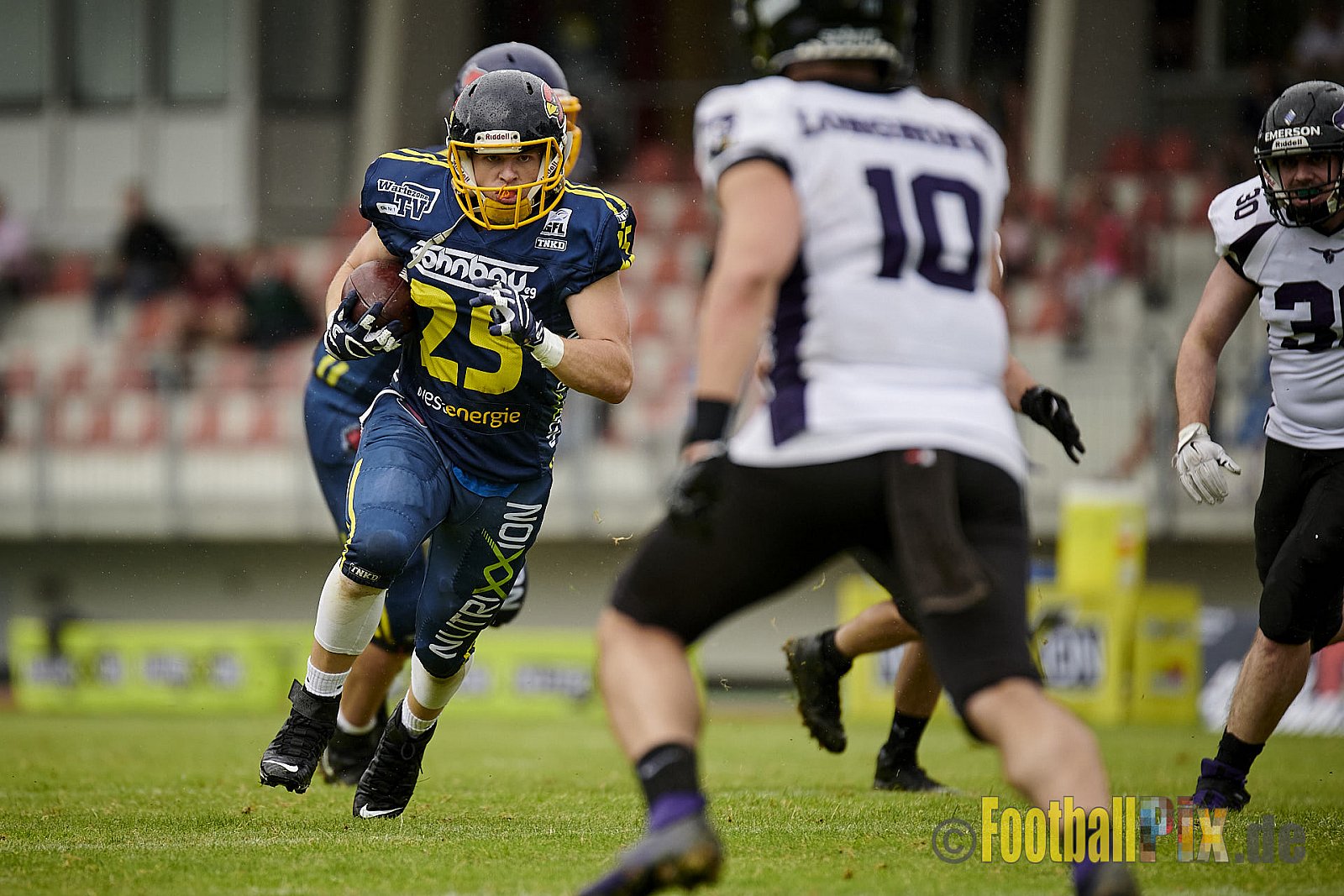 GFL2 Season 2021 Assindia Cardinals vs. Langenfeld Longhorns am 4.07.2021 im Stadion Am Hallo, Hallostraße, 45141 Essen. Endstand des Spiels 28 : 31.
[Bildnummer: 2021-07-04_0419] - AssindiaCardinalsVsLangenfeldLonghorns
