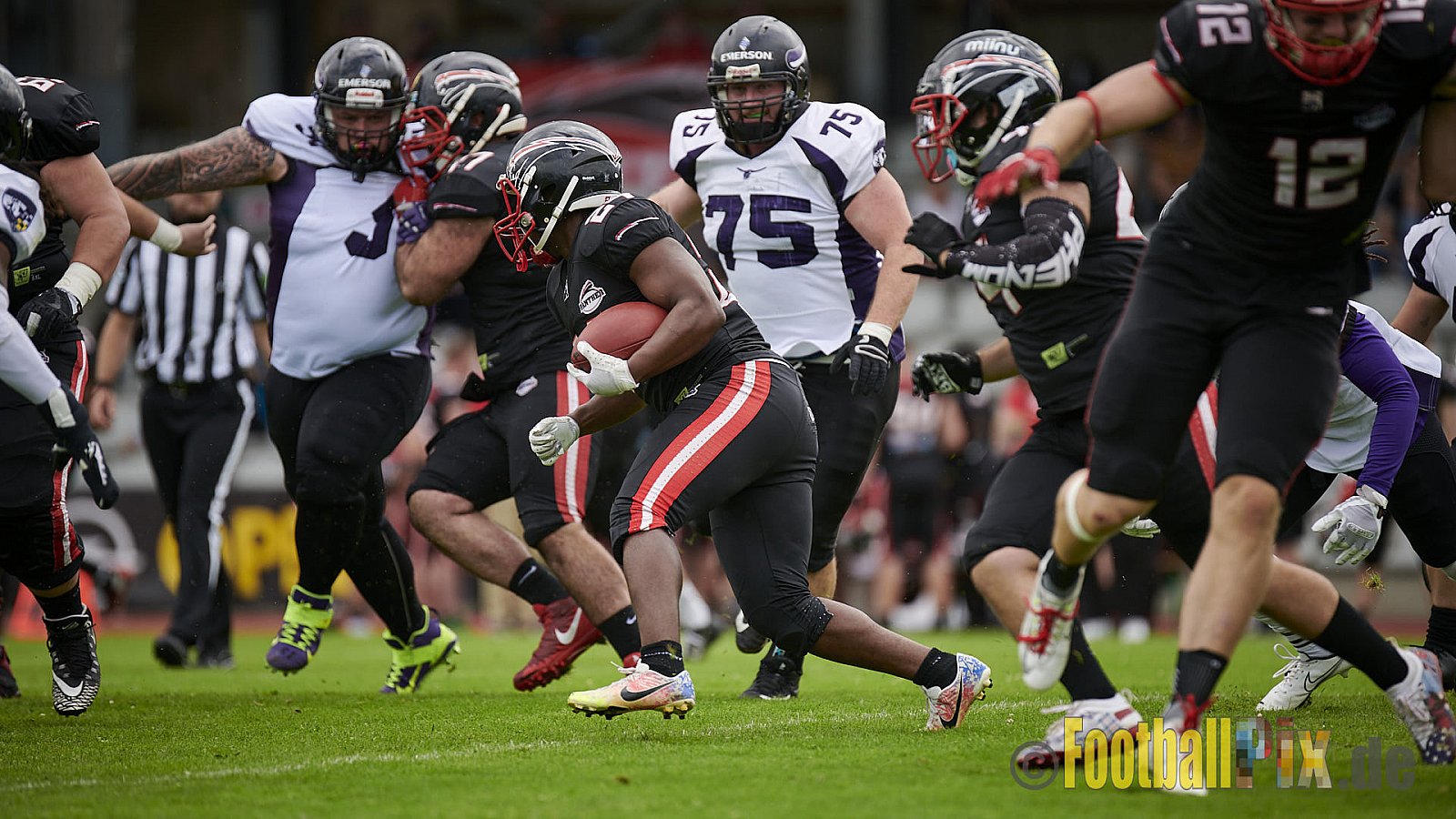 GFL2 Season 2021 Düsseldorf Panther vs. Langenfeld Longhorns am 7.08.2021 im Stadion VfL Benrath, Karl-Hohmann-Straße 70, 40597 Düsseldorf, Punkte Endstand 17 : 0.
[Bildnummer: 2021-08-07_0085]Düsseldorf Panther vs. Langenfeld Longhorns am 7.08.2021 - DPantherVsLangenfeldLonghorns
