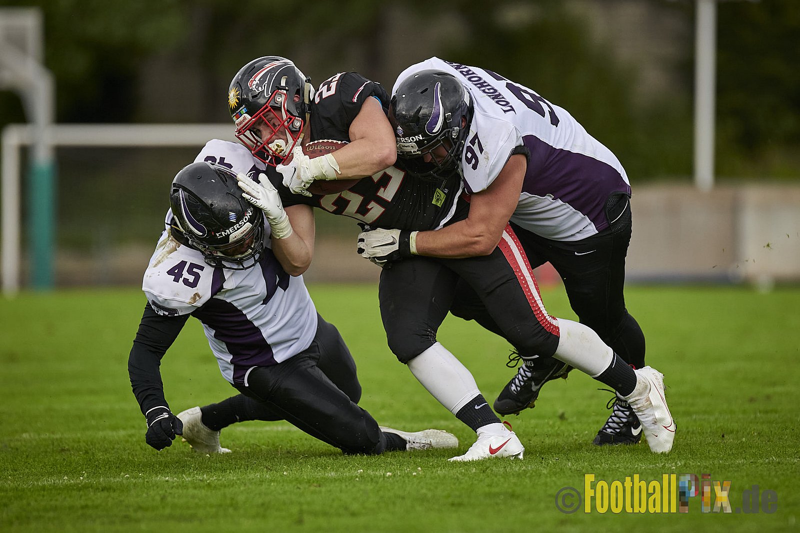 GFL2 Season 2021 Düsseldorf Panther vs. Langenfeld Longhorns am 7.08.2021 im Stadion VfL Benrath, Karl-Hohmann-Straße 70, 40597 Düsseldorf, Punkte Endstand 17 : 0.
[Bildnummer: 2021-08-07_0202]Düsseldorf Panther vs. Langenfeld Longhorns am 7.08.2021 - DPantherVsLangenfeldLonghorns