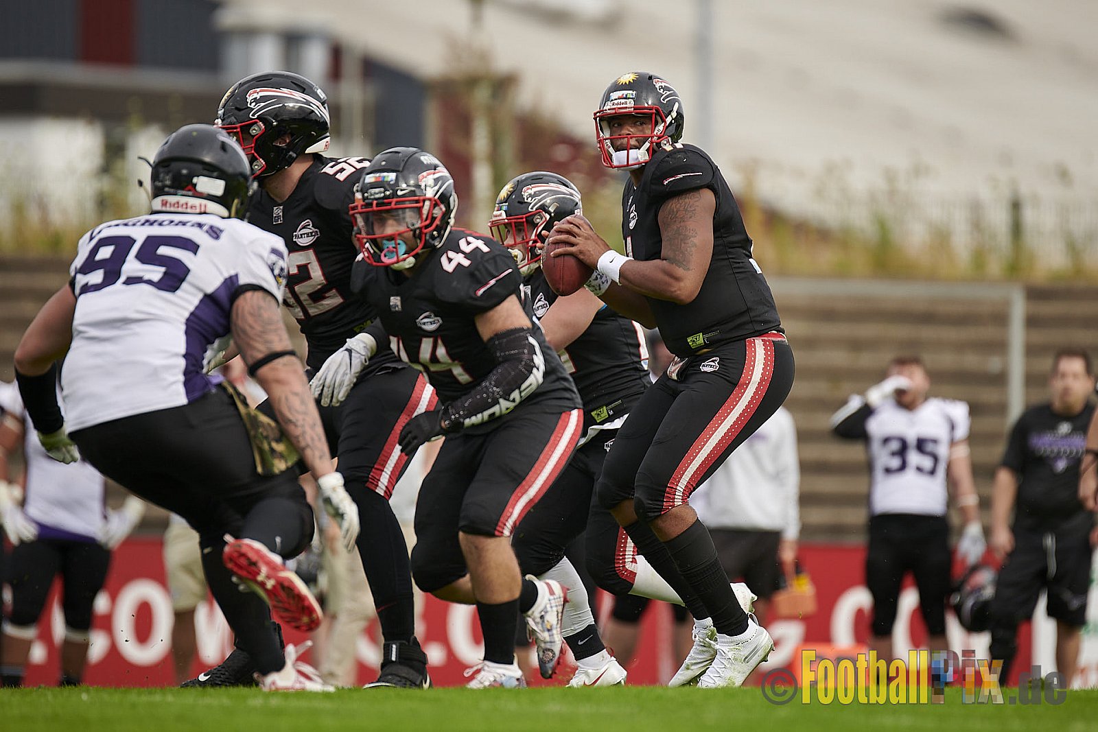 GFL2 Season 2021 Düsseldorf Panther vs. Langenfeld Longhorns am 7.08.2021 im Stadion VfL Benrath, Karl-Hohmann-Straße 70, 40597 Düsseldorf, Punkte Endstand 17 : 0.
[Bildnummer: 2021-08-07_0274]Düsseldorf Panther vs. Langenfeld Longhorns am 7.08.2021 - DPantherVsLangenfeldLonghorns