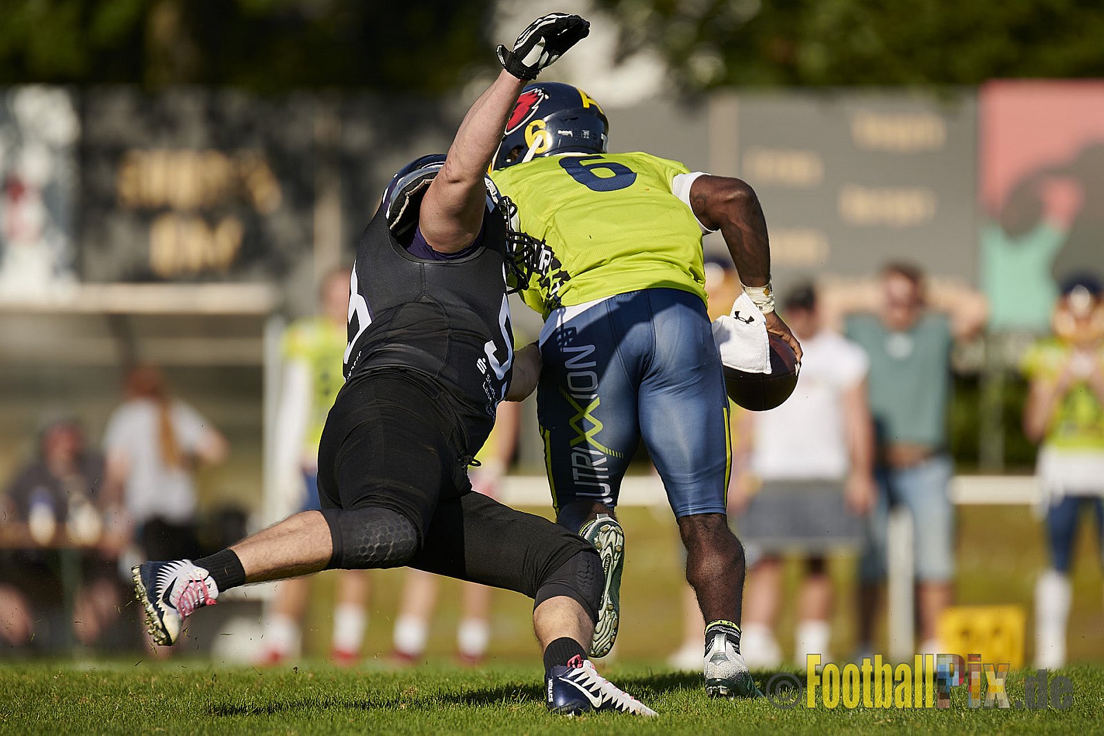 GFL2 Season 2021 Langenfeld Longhorns vs. Assindia Cardinals am 14.08.2021 im Jahnstadion, Jahnstr.4, 40764 Langenfeld. Punkte Endstand 42 : 12 (2:6/14:0/13:6/13:0)
[Bildnummer: 2021-08-14_0447] - LangenfeldLonghornsVsAssindiaCardinals