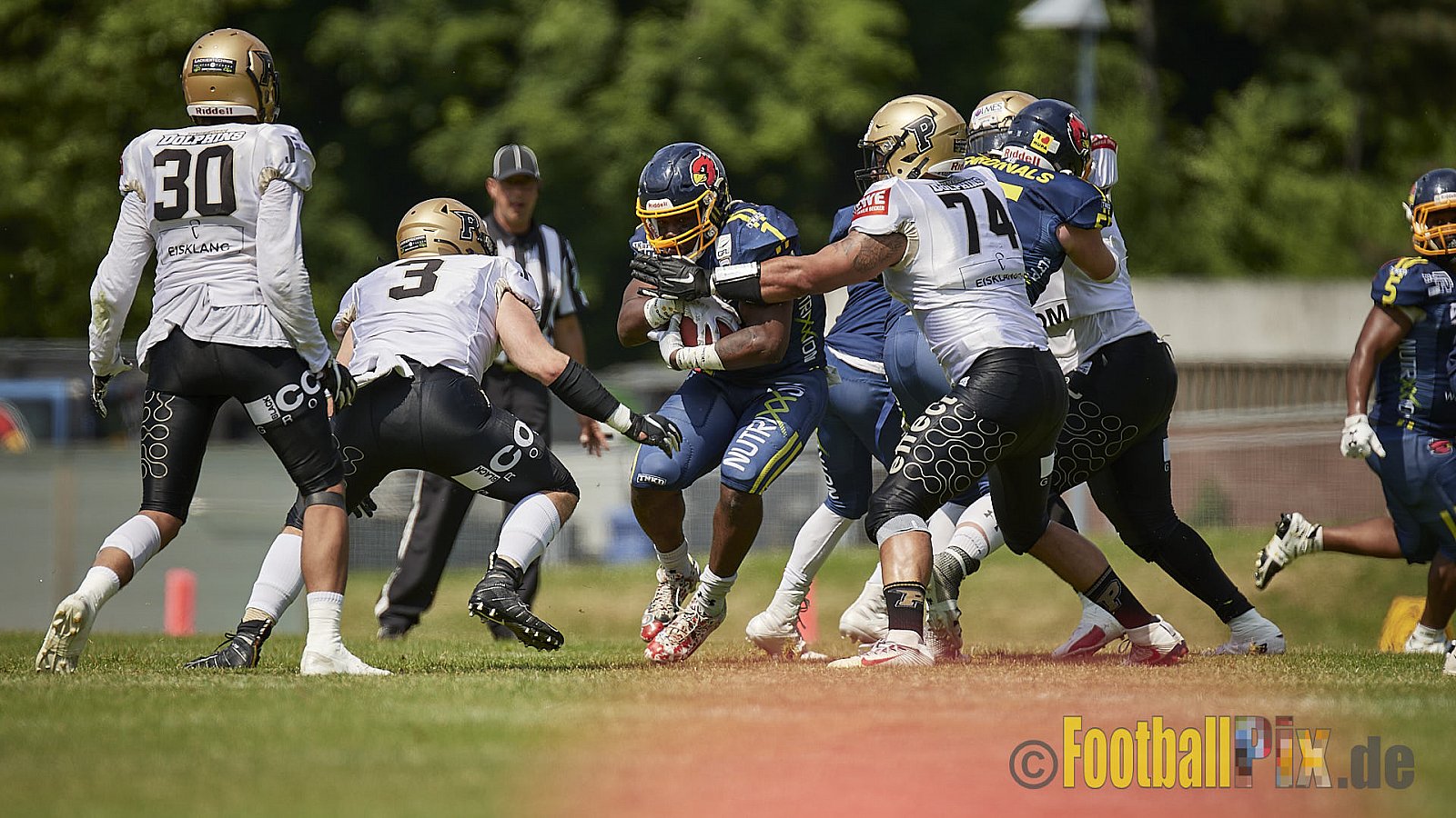 GFL2 Season 2022 Assindia Cardinals vs. Paderborn Dolphins am 22.05.2022 im Stadion Am Hallo, 45141 Essen. Spiel Endstand 14 : 31. Bildnummer: 2022-05-22_0089 - AssindiaCardinalsVsPaderbornDolphins