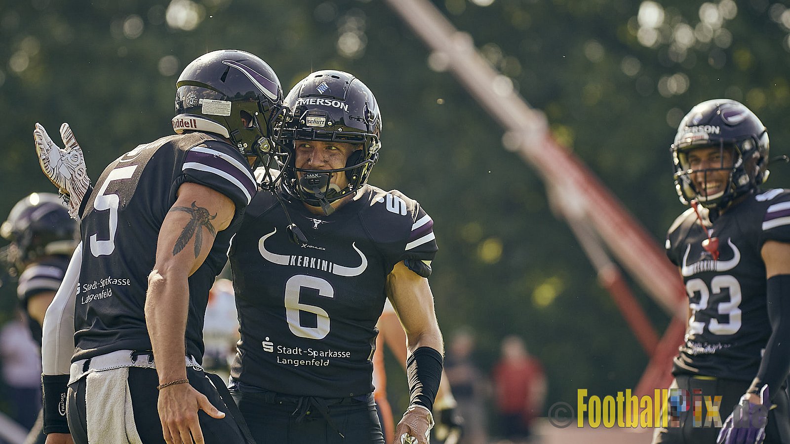 GFL2 Season 2022 Langenfeld Longhorns vs. Rostock Griffins am 4.06.2022 im Stadion Jahnstadion Langenfeld, Jahnstraße 4, 40764 Langenfeld (Rheinland). Spiel Endstand 35 : 07. Bildnummer: 2022-06-04_0029 - LangenfeldLonghornsVsRostockGriffins