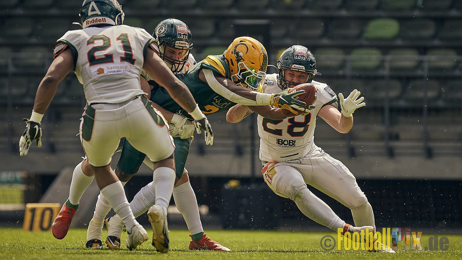 GFL Season 2022 Cologne Crocodiles vs. Kiel Baltic Hurricanes am 11.06.2022 im Stadion Stadion Höhenberg, Höhenberger Ring, 51103 Köln. Punkte Endstand 49 : 00. Bildnummer: 2022-06-11_0654 - CologneCrocodilesVsKielBalticHurricanes