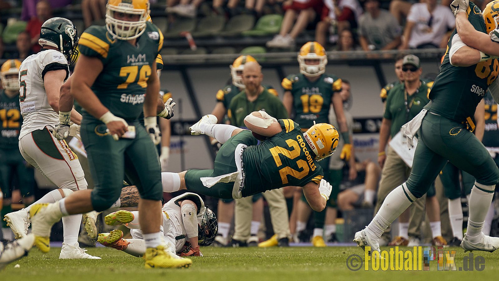 GFL Season 2022 Cologne Crocodiles vs. Kiel Baltic Hurricanes am 11.06.2022 im Stadion Stadion Höhenberg, Höhenberger Ring, 51103 Köln. Punkte Endstand 49 : 00. Bildnummer: 2022-06-11_0796 - CologneCrocodilesVsKielBalticHurricanes