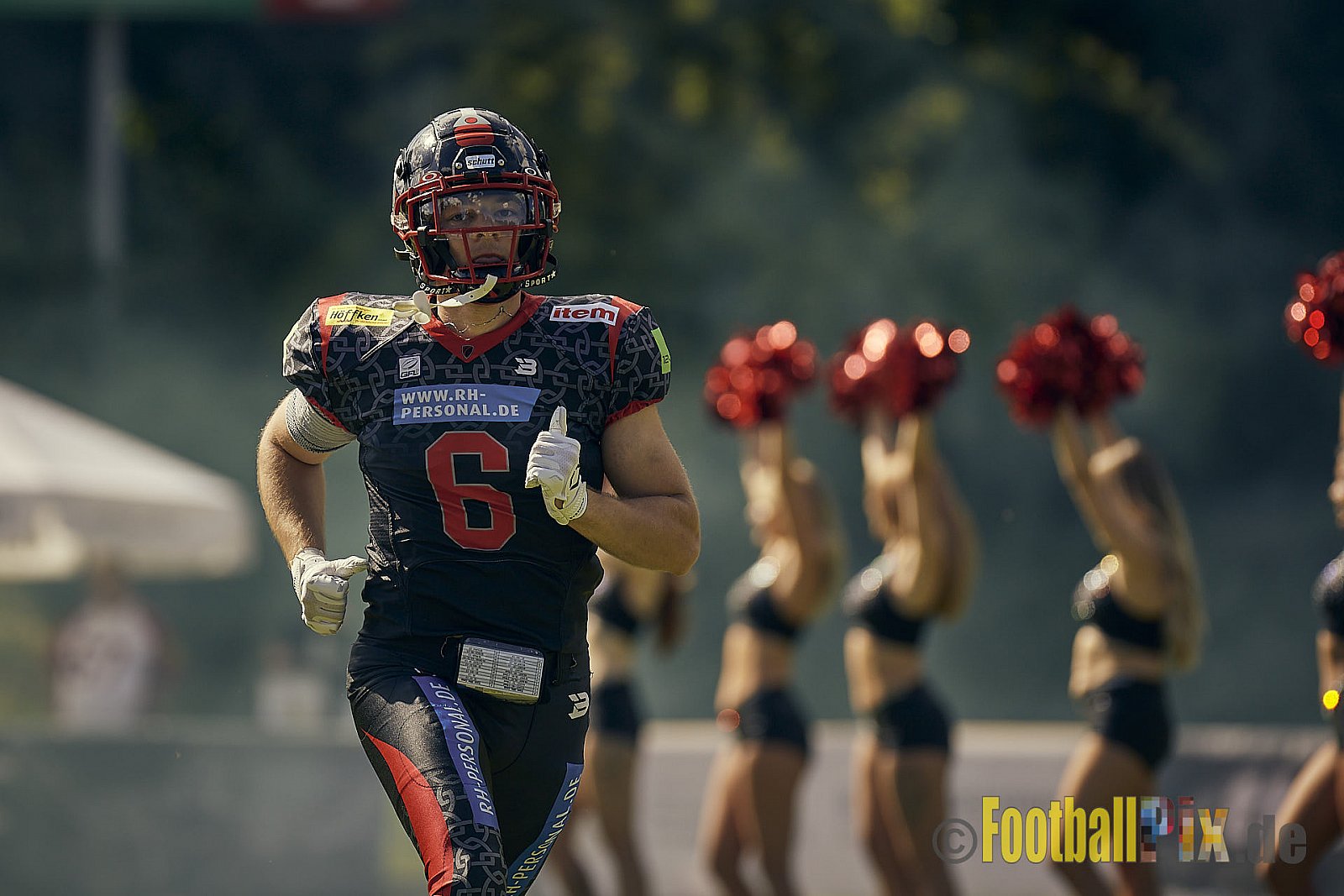 GFL2 Season 2022 Solingen Paladins vs. Assindia Cardinals am 2.07.2022 im Stadion Jahnkampfbahn Solingen, Adolf-Clarenbach-Straße 36, 42719 Solingen. Spiel Endstand 25 : 13. Bildnummer: 2022-07-02_0023 - SolingenPaladinsVsAssindiaCardinals