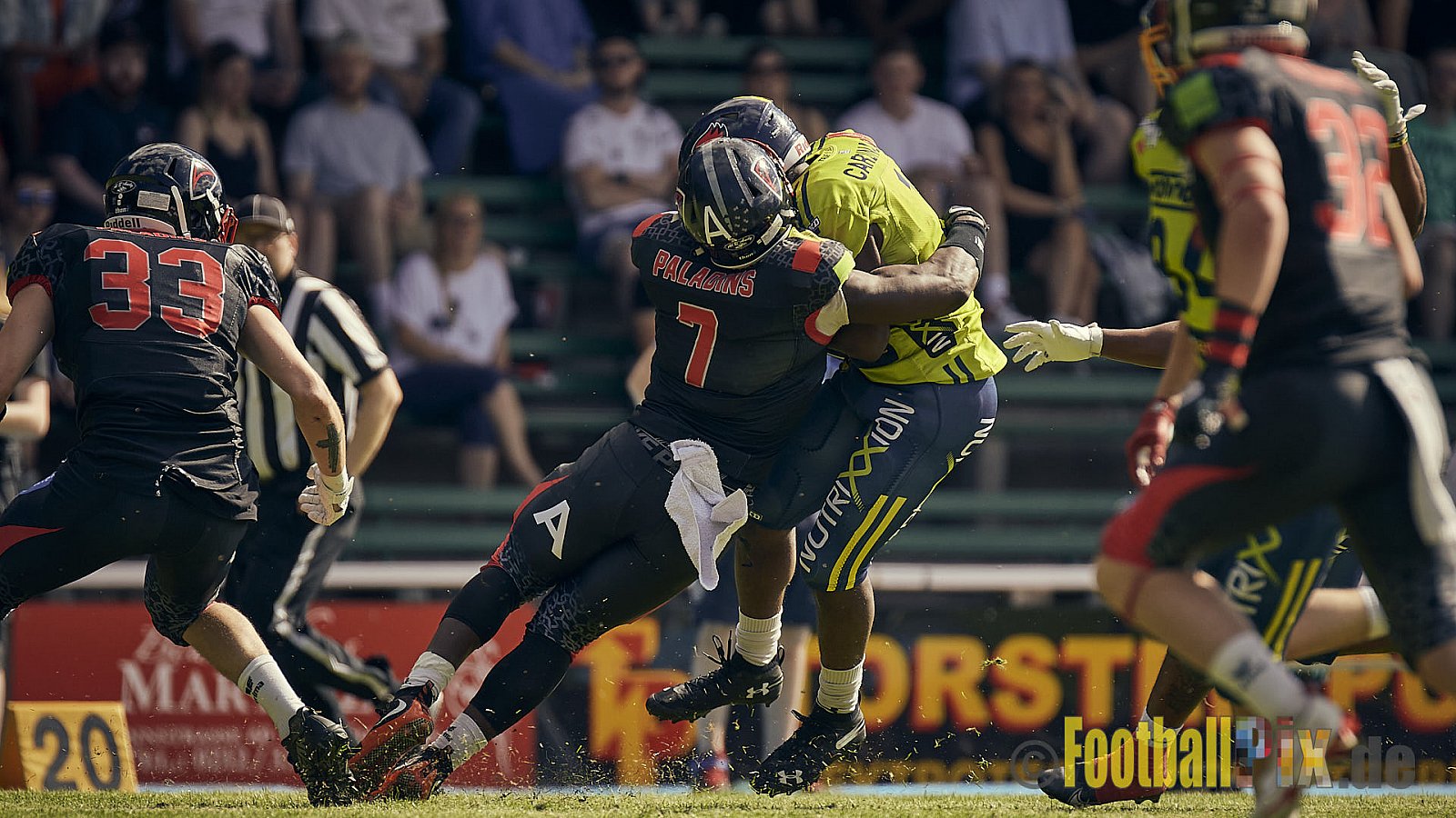 GFL2 Season 2022 Solingen Paladins vs. Assindia Cardinals am 2.07.2022 im Stadion Jahnkampfbahn Solingen, Adolf-Clarenbach-Straße 36, 42719 Solingen. Spiel Endstand 25 : 13. Bildnummer: 2022-07-02_0081 - SolingenPaladinsVsAssindiaCardinals