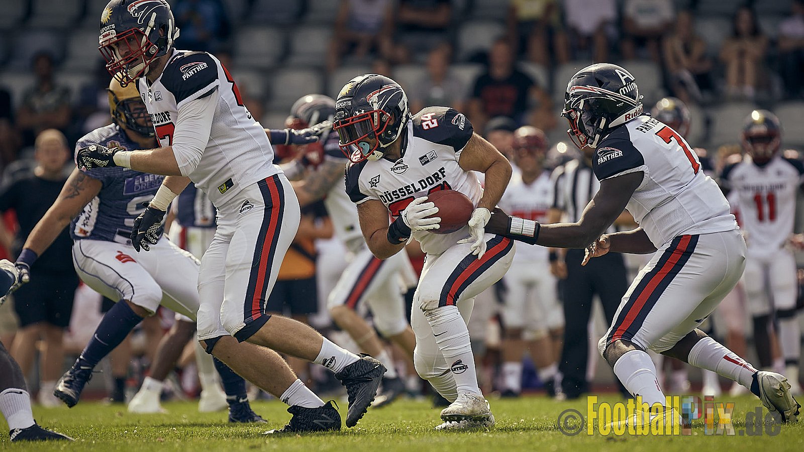 Spiel der GFL Season 2022 Düsseldorf Panther vs. Dresden Monarchs am 30.07.2022 im Stadion VfL Benrath, Karl-Hohmann-Straße 70, 40597 Düsseldorf, Punkte Endstand 00 : 21.
[Bildnummer: 2022-07-30_0160] - DPantherVsDresdenMonarchs