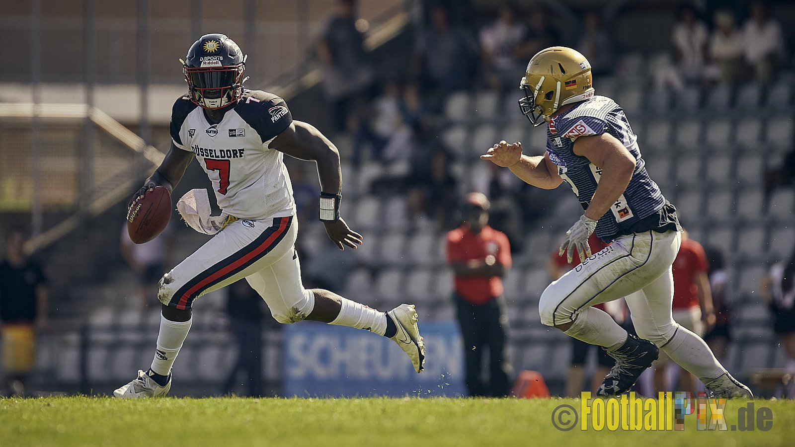 Spiel der GFL Season 2022 Düsseldorf Panther vs. Dresden Monarchs am 30.07.2022 im Stadion VfL Benrath, Karl-Hohmann-Straße 70, 40597 Düsseldorf, Punkte Endstand 00 : 21.
[Bildnummer: 2022-07-30_0263] - DPantherVsDresdenMonarchs