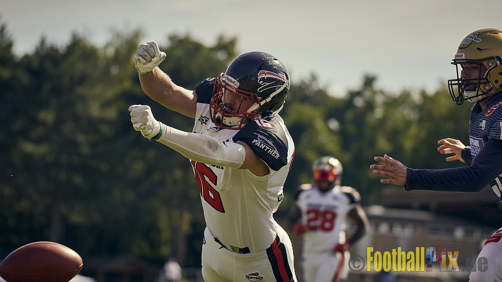 Spiel der GFL Season 2022 Düsseldorf Panther vs. Dresden Monarchs am 30.07.2022 im Stadion VfL Benrath, Karl-Hohmann-Straße 70, 40597 Düsseldorf, Punkte Endstand 00 : 21.
[Bildnummer: 2022-07-30_0274] - DPantherVsDresdenMonarchs