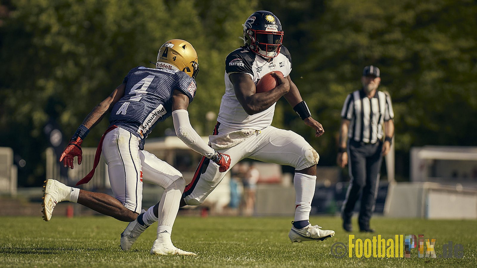 Spiel der GFL Season 2022 Düsseldorf Panther vs. Dresden Monarchs am 30.07.2022 im Stadion VfL Benrath, Karl-Hohmann-Straße 70, 40597 Düsseldorf, Punkte Endstand 00 : 21.
[Bildnummer: 2022-07-30_0320] - DPantherVsDresdenMonarchs