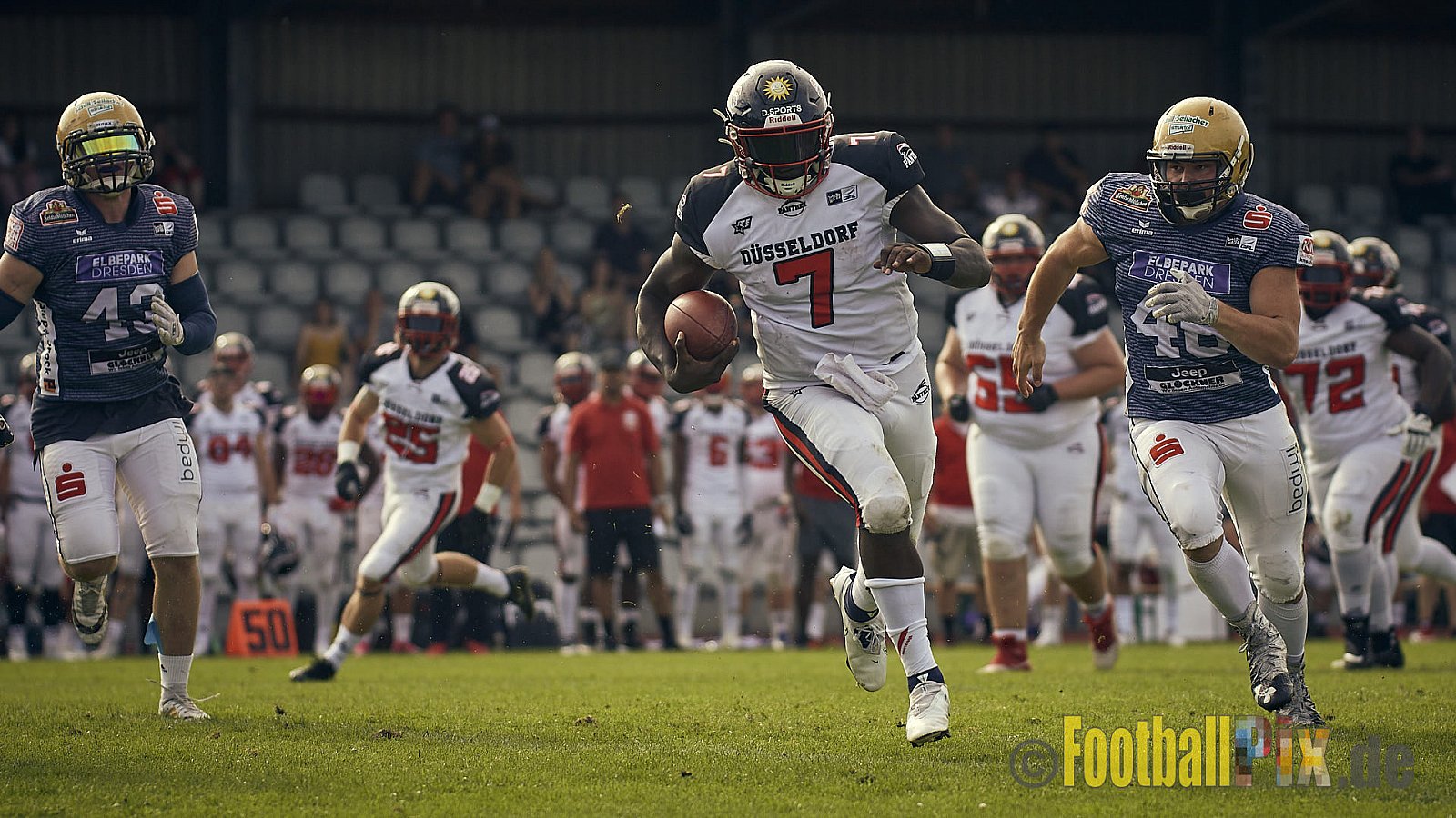 Spiel der GFL Season 2022 Düsseldorf Panther vs. Dresden Monarchs am 30.07.2022 im Stadion VfL Benrath, Karl-Hohmann-Straße 70, 40597 Düsseldorf, Punkte Endstand 00 : 21.
[Bildnummer: 2022-07-30_0390] - DPantherVsDresdenMonarchs
