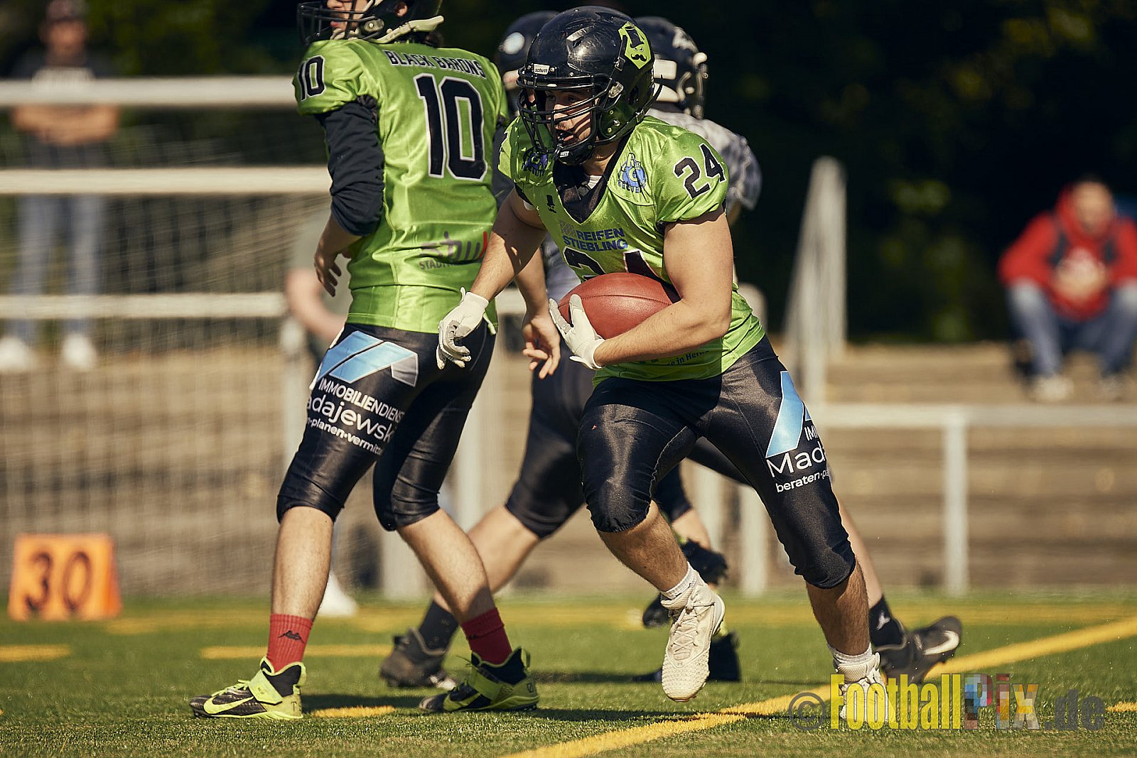 AFCV NRW Verbandsliga Ost Season 2022 Herne Black Barons vs. Minden Wolves am 25.09.2022 im Stadion Horststadion, Gartenstraße 12-16, 44625 Herne, Punkte Endstand 12 : 34.
[Bildnummer: 2022-09-25_0214] - HerneBlackBaronsMindenWolves