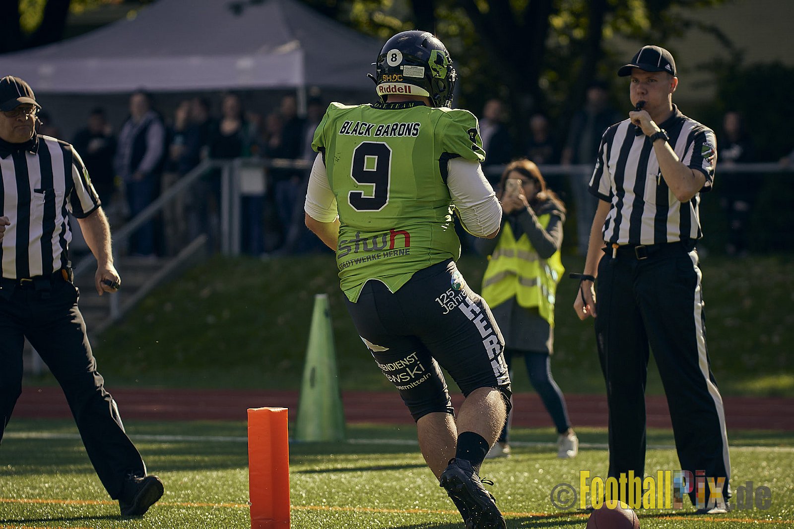 AFCV NRW Verbandsliga Ost Season 2022 Herne Black Barons vs. Minden Wolves am 25.09.2022 im Stadion Horststadion, Gartenstraße 12-16, 44625 Herne, Punkte Endstand 12 : 34.
[Bildnummer: 2022-09-25_0267] - HerneBlackBaronsMindenWolves