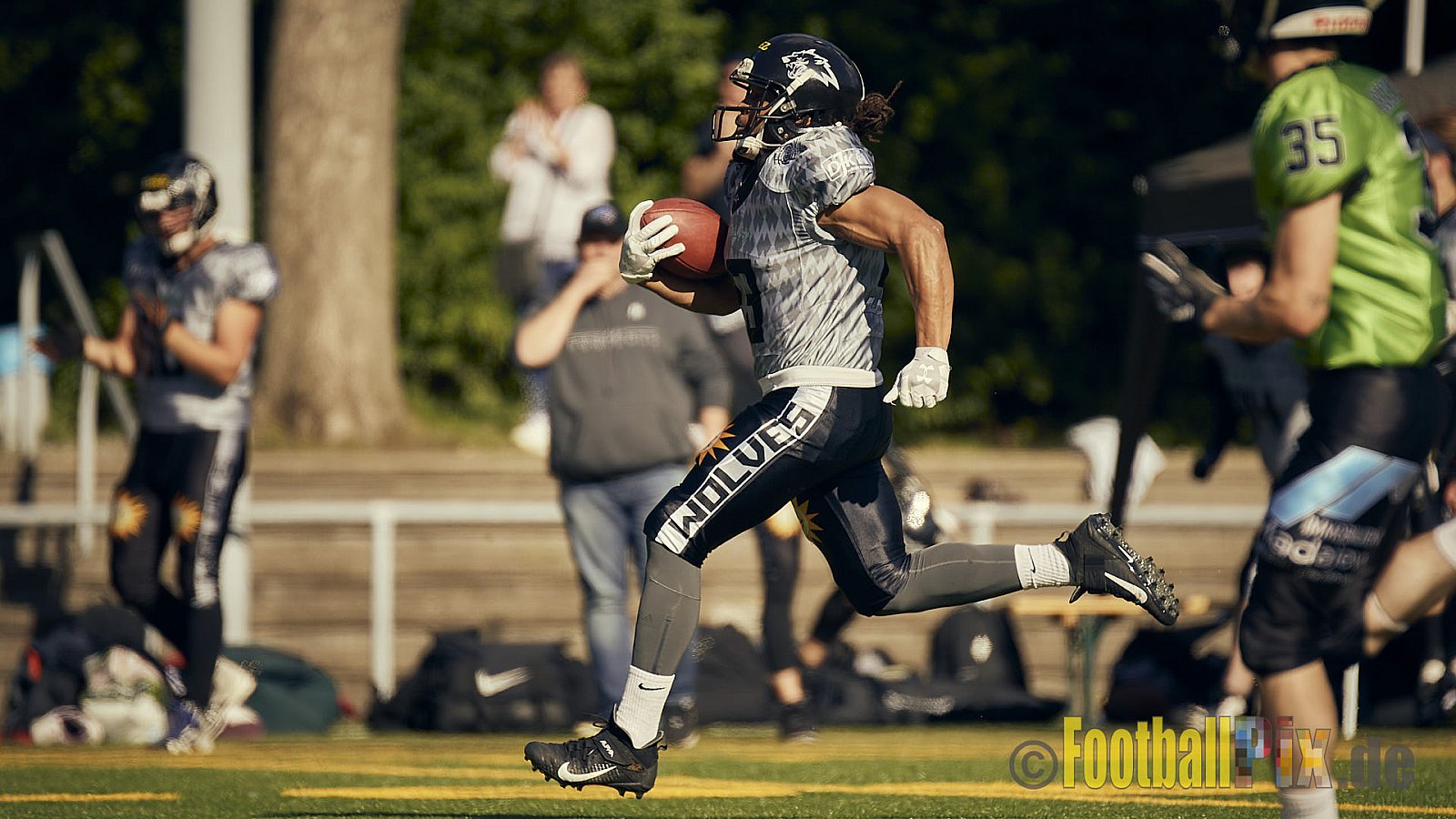 AFCV NRW Verbandsliga Ost Season 2022 Herne Black Barons vs. Minden Wolves am 25.09.2022 im Stadion Horststadion, Gartenstraße 12-16, 44625 Herne, Punkte Endstand 12 : 34.
[Bildnummer: 2022-09-25_0284] - HerneBlackBaronsMindenWolves