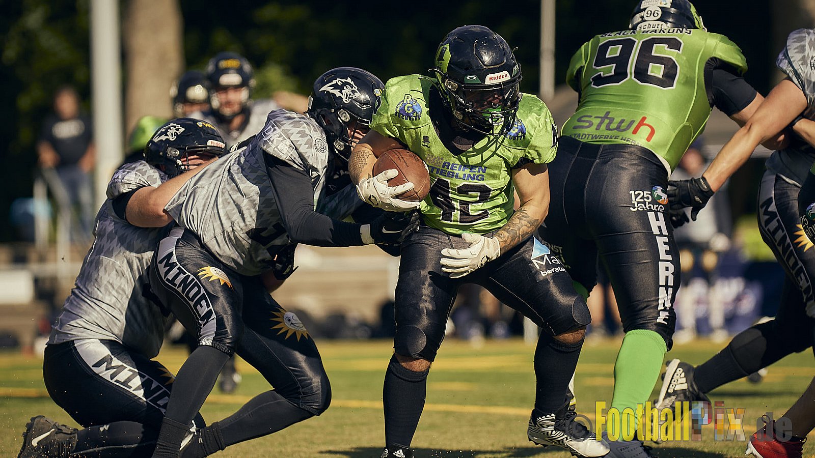 AFCV NRW Verbandsliga Ost Season 2022 Herne Black Barons vs. Minden Wolves am 25.09.2022 im Stadion Horststadion, Gartenstraße 12-16, 44625 Herne, Punkte Endstand 12 : 34.
[Bildnummer: 2022-09-25_0323] - HerneBlackBaronsMindenWolves
