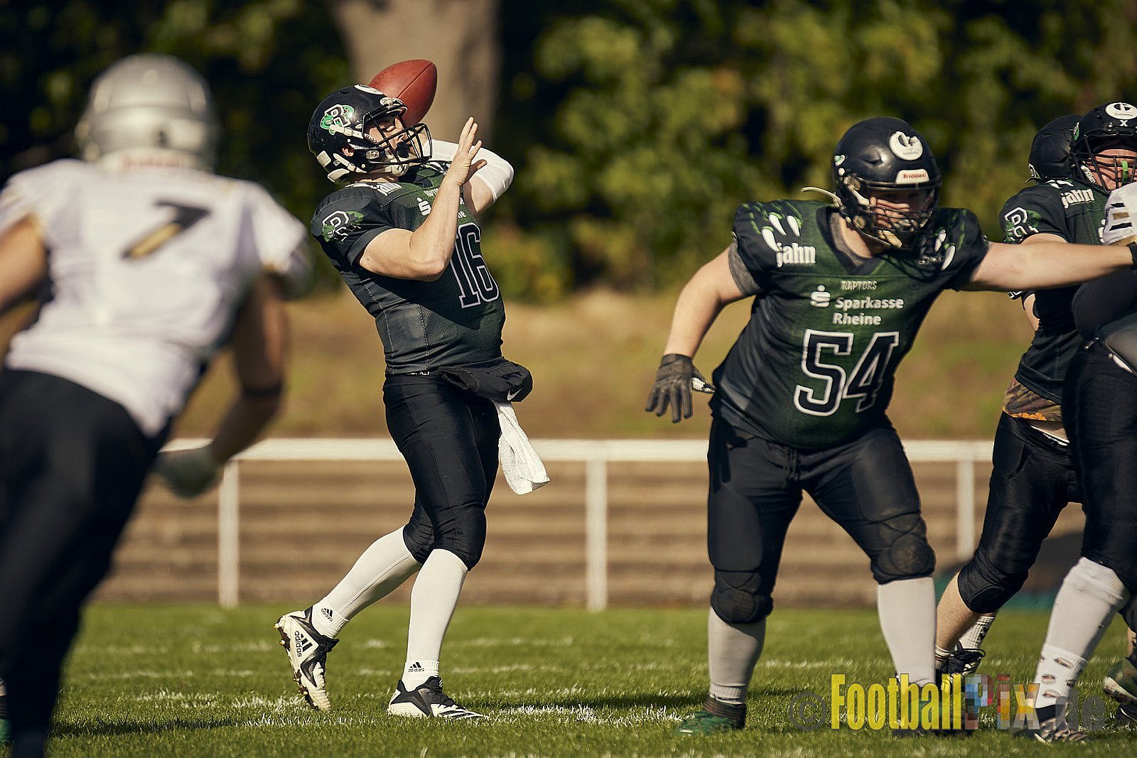 AFCV NRW Landesliga Season 2022 Rheine Raptors vs. Dorsten Reapers am 02.10.2022 im Stadion Jahnstadion, Schützenstraße, 48429 Rheine, Punkte Endstand 35 : 09.
[Bildnummer: 2022-10-02_0278] - RheineRaptorsVsDorstenReapers