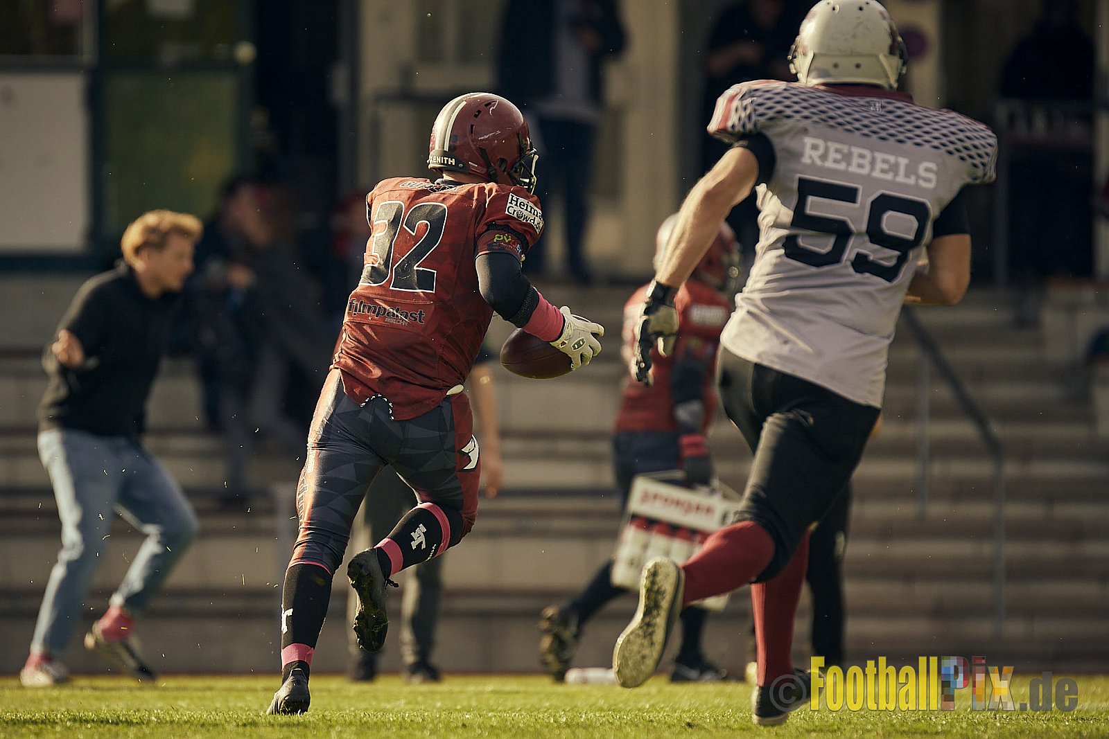 AFCV NRW Landesliga Season 2022 Iserlohn Titans vs. Bochum Rebels am 08.10.2022 im Stadion Hemberg-Stadion (Süd), Immermannstraße 10, 58636 Iserlohn, Punkte Endstand 13 : 03.
[Bildnummer: 2022-10-08_0447] - IserlohnTitansVsBochumRebels