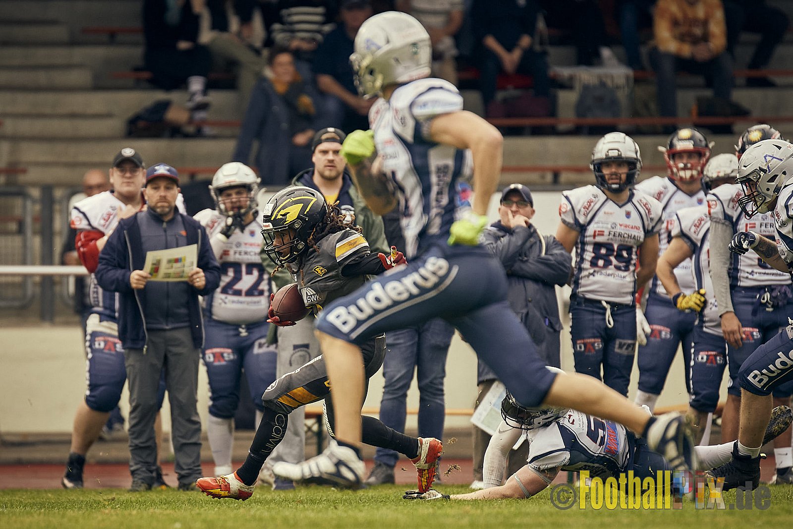 AFCV NRW Oberliga Season 2022 Remscheid Amboss vs. Krefeld Ravens am 15.10.2022 im Stadion Reinshagen Stadion, Wallburgstraße 25, 42857 Remscheid, Punkte Endstand 00 : 28.
[Bildnummer: 2022-10-15_0221] - RemscheidAmbossVsKrefeldRavens