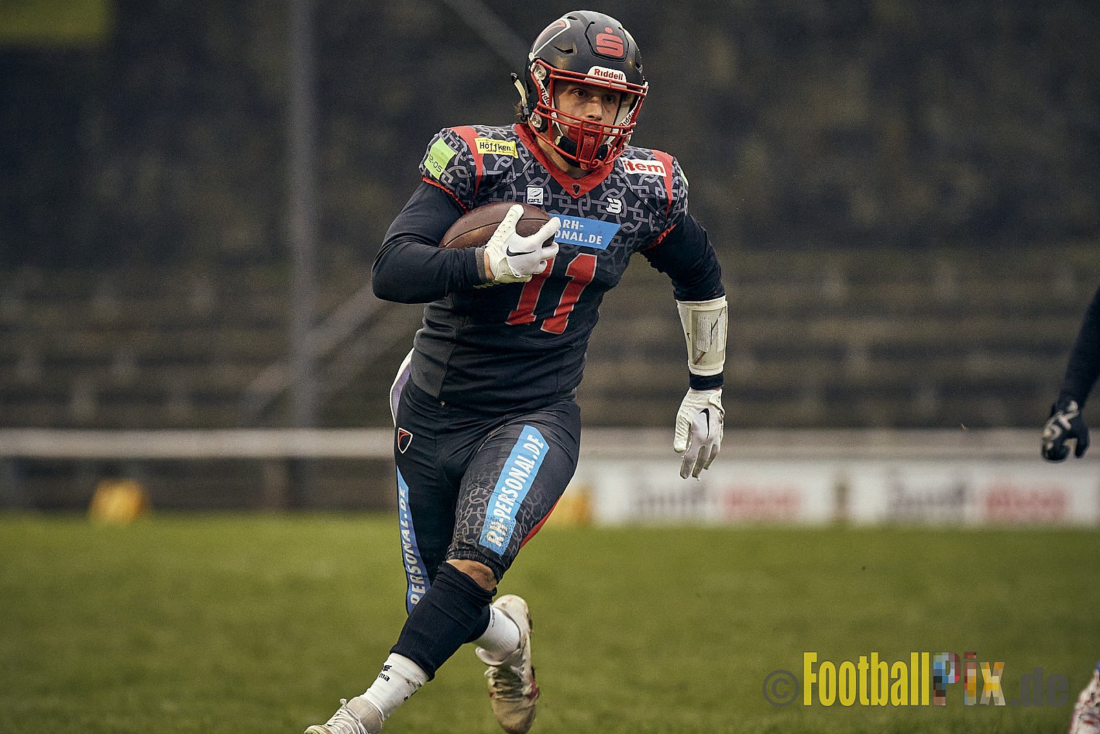 Preseason Game early bird 2023 Solingen Paladins vs. Lohne Longhorns am 4.03.2023 im Stadion Jahnkampfbahn Solingen, Adolf-Clarenbach-Straße 36, 42719 Solingen. Spiel Endstand 34 : 0. Bildnummer: 2023-03-04_0040 - SolingenPaladinsVsLohneLonghorns