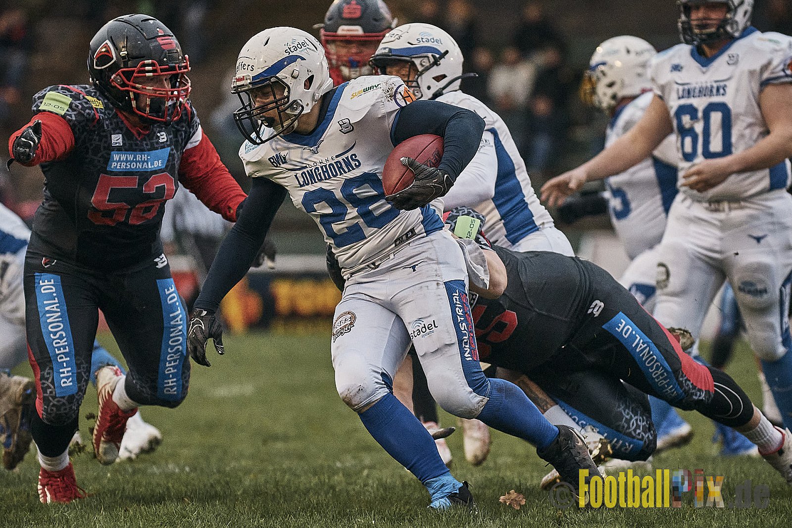 Preseason Game early bird 2023 Solingen Paladins vs. Lohne Longhorns am 4.03.2023 im Stadion Jahnkampfbahn Solingen, Adolf-Clarenbach-Straße 36, 42719 Solingen. Spiel Endstand 34 : 0. Bildnummer: 2023-03-04_0086 - SolingenPaladinsVsLohneLonghorns