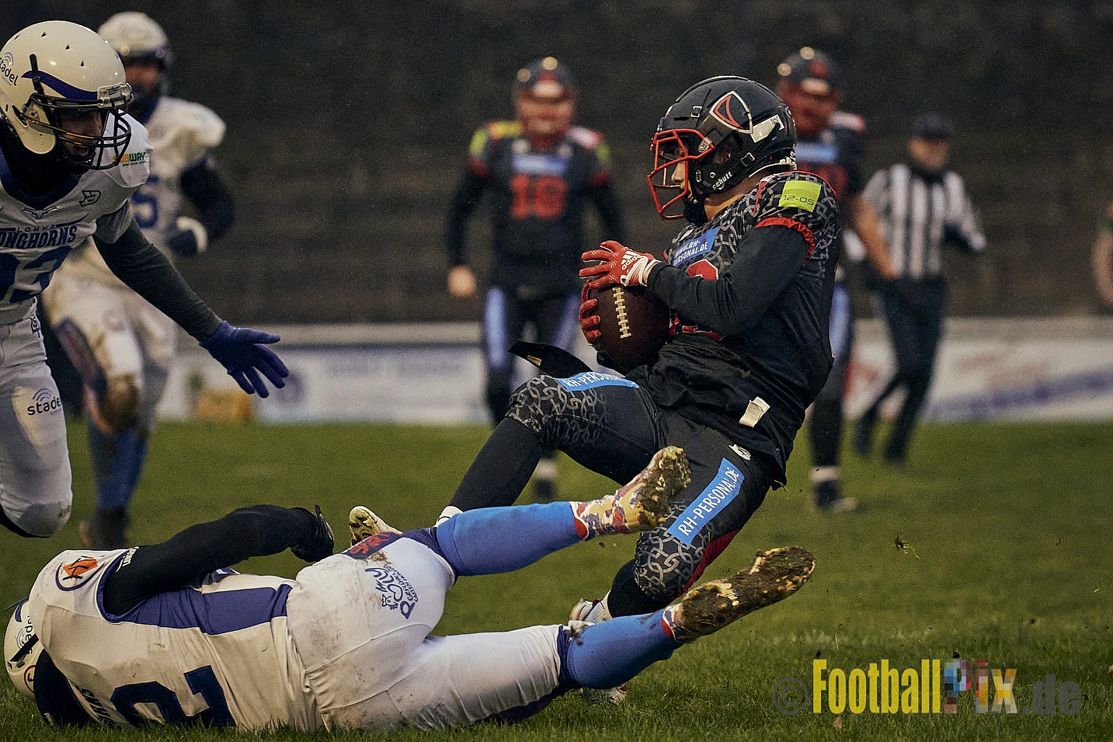 Preseason Game early bird 2023 Solingen Paladins vs. Lohne Longhorns am 4.03.2023 im Stadion Jahnkampfbahn Solingen, Adolf-Clarenbach-Straße 36, 42719 Solingen. Spiel Endstand 34 : 0. Bildnummer: 2023-03-04_0109 - SolingenPaladinsVsLohneLonghorns