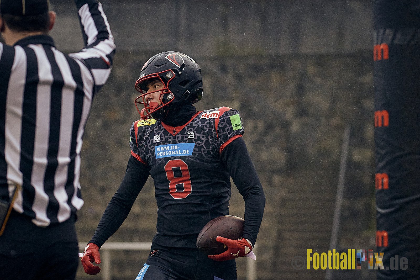 Preseason Game early bird 2023 Solingen Paladins vs. Lohne Longhorns am 4.03.2023 im Stadion Jahnkampfbahn Solingen, Adolf-Clarenbach-Straße 36, 42719 Solingen. Spiel Endstand 34 : 0. Bildnummer: 2023-03-04_0128 - SolingenPaladinsVsLohneLonghorns