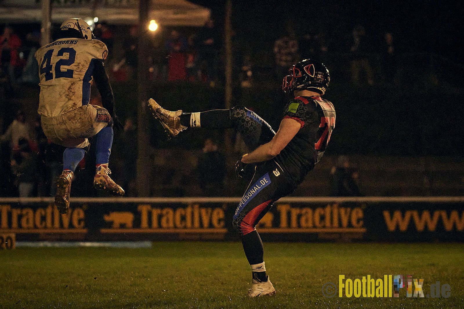 Preseason Game early bird 2023 Solingen Paladins vs. Lohne Longhorns am 4.03.2023 im Stadion Jahnkampfbahn Solingen, Adolf-Clarenbach-Straße 36, 42719 Solingen. Spiel Endstand 34 : 0. Bildnummer: 2023-03-04_0211 - SolingenPaladinsVsLohneLonghorns