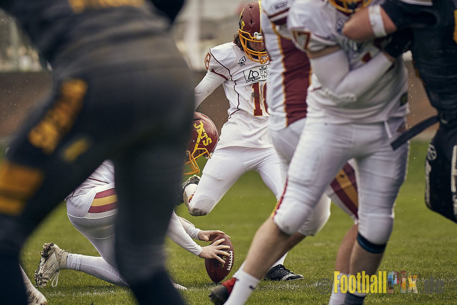 Preseason Game 2023 Krefeld Ravens vs. Troisdorf Jets am 25.03.2023 im Stadion BSA Sprödental. Die Adresse: BeziBSA Sprödental, Sprödentalstr. 15, 47799 Krefeld. Punkte Endstand 12 : 07. Bildnummer: 2023-03-25_0066 - KrefeldRavensVsTroisdorfJets