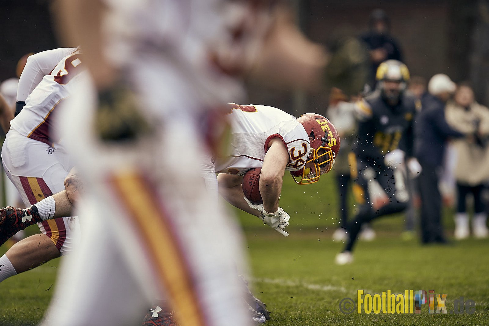 Preseason Game 2023 Krefeld Ravens vs. Troisdorf Jets am 25.03.2023 im Stadion BSA Sprödental. Die Adresse: BeziBSA Sprödental, Sprödentalstr. 15, 47799 Krefeld. Punkte Endstand 12 : 07. Bildnummer: 2023-03-25_0083 - KrefeldRavensVsTroisdorfJets