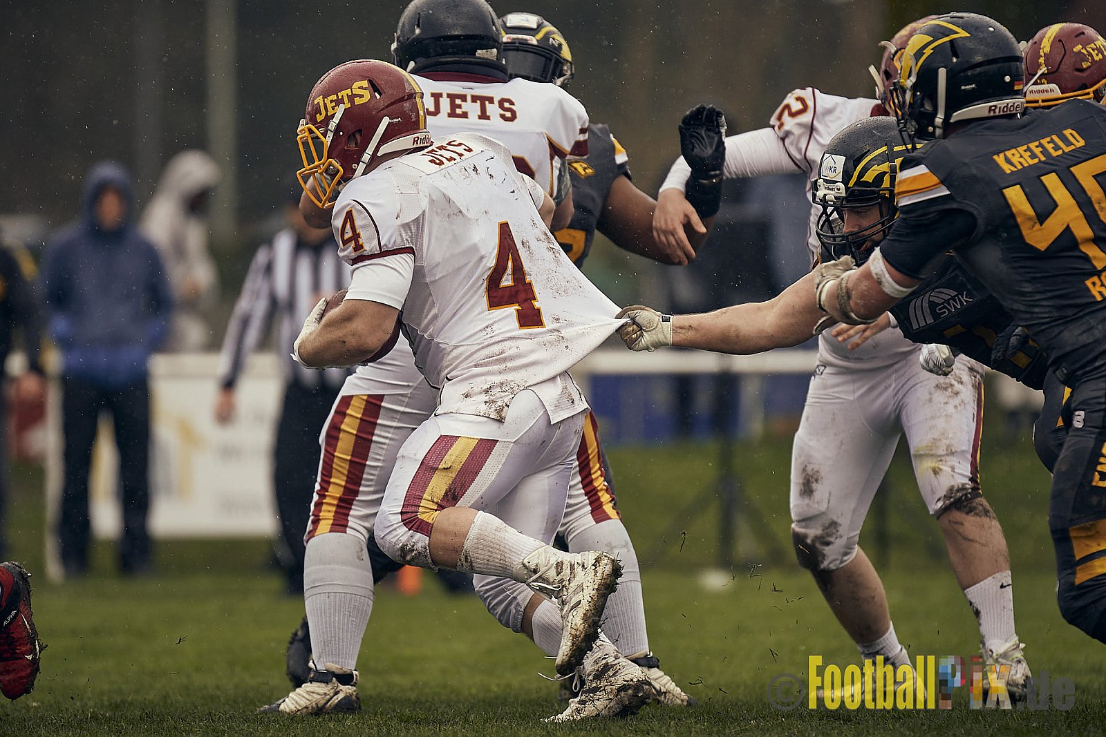 Preseason Game 2023 Krefeld Ravens vs. Troisdorf Jets am 25.03.2023 im Stadion BSA Sprödental. Die Adresse: BeziBSA Sprödental, Sprödentalstr. 15, 47799 Krefeld. Punkte Endstand 12 : 07. Bildnummer: 2023-03-25_0124 - KrefeldRavensVsTroisdorfJets