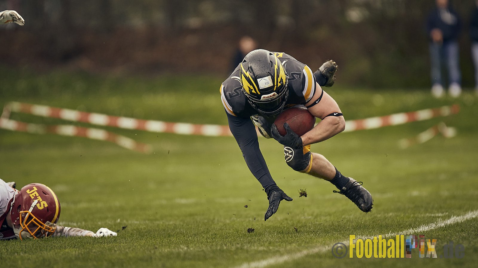 Preseason Game 2023 Krefeld Ravens vs. Troisdorf Jets am 25.03.2023 im Stadion BSA Sprödental. Die Adresse: BeziBSA Sprödental, Sprödentalstr. 15, 47799 Krefeld. Punkte Endstand 12 : 07. Bildnummer: 2023-03-25_0152 - KrefeldRavensVsTroisdorfJets