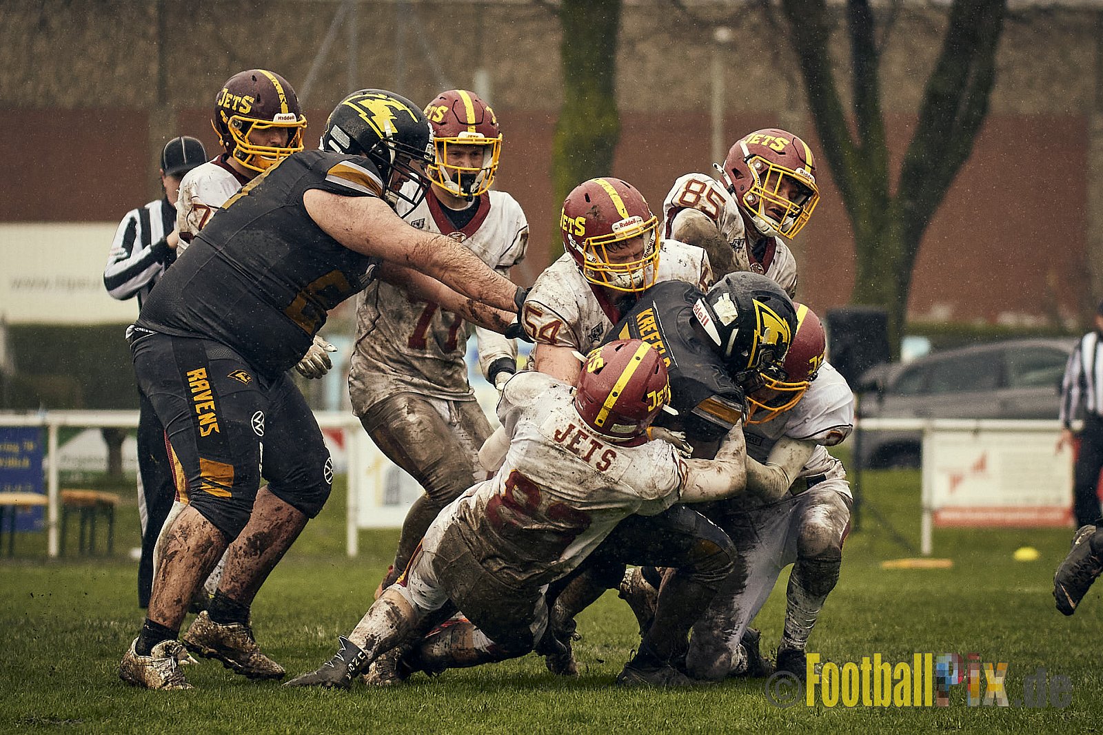 Preseason Game 2023 Krefeld Ravens vs. Troisdorf Jets am 25.03.2023 im Stadion BSA Sprödental. Die Adresse: BeziBSA Sprödental, Sprödentalstr. 15, 47799 Krefeld. Punkte Endstand 12 : 07. Bildnummer: 2023-03-25_0326 - KrefeldRavensVsTroisdorfJets