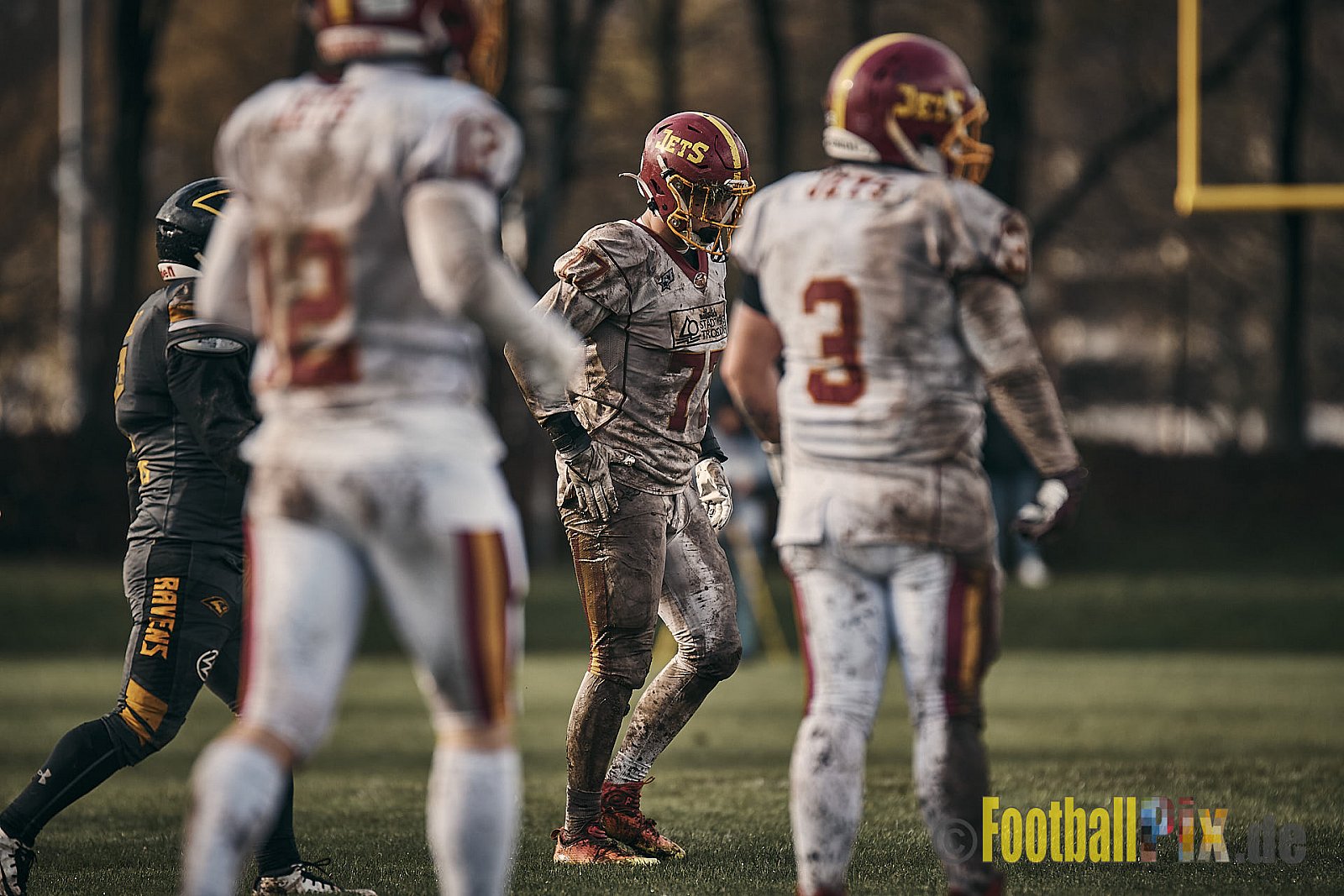 Preseason Game 2023 Krefeld Ravens vs. Troisdorf Jets am 25.03.2023 im Stadion BSA Sprödental. Die Adresse: BeziBSA Sprödental, Sprödentalstr. 15, 47799 Krefeld. Punkte Endstand 12 : 07. Bildnummer: 2023-03-25_0380 - KrefeldRavensVsTroisdorfJets