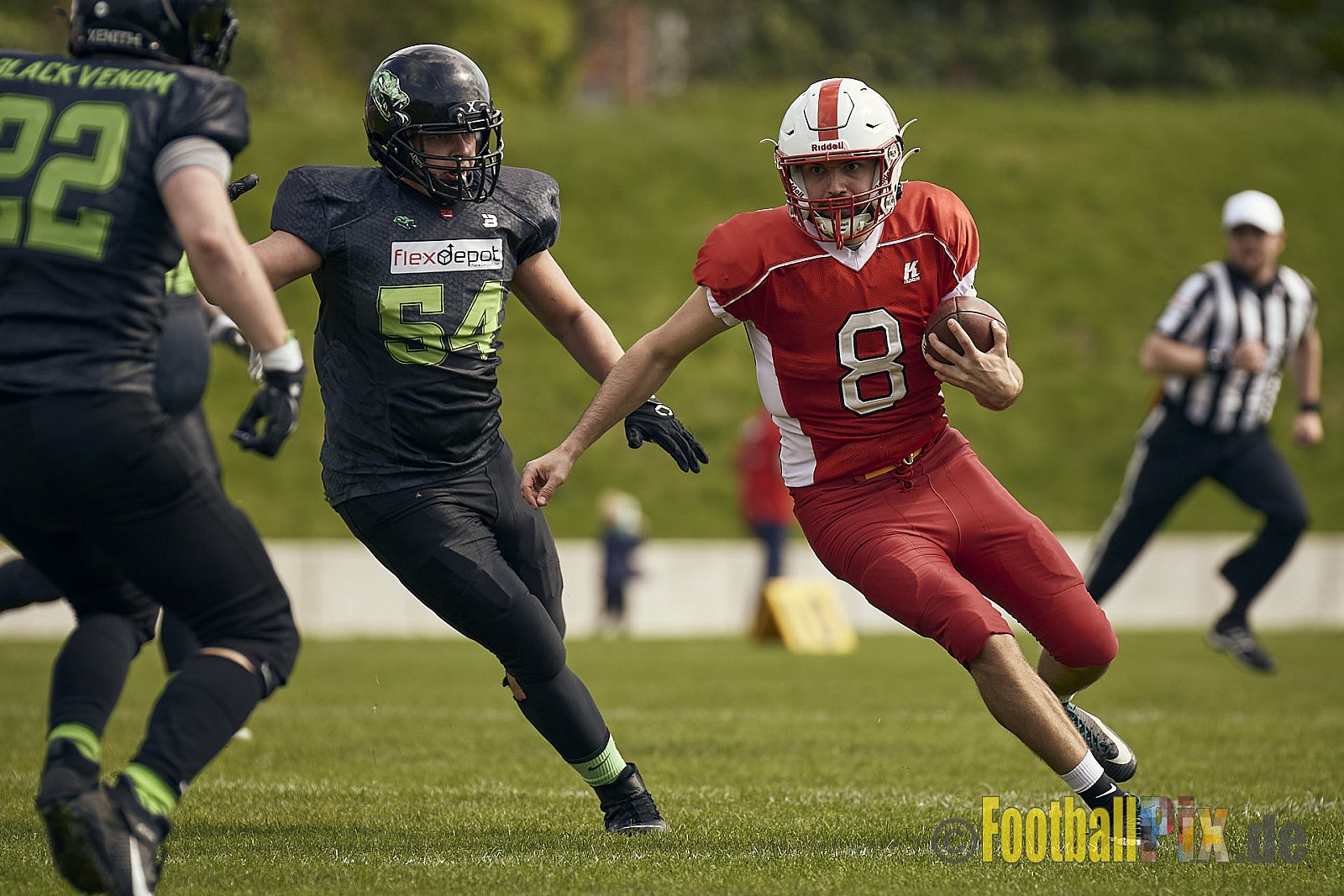 AFCV Verbandsliga Season 2023 Gelsenkirchen Devils vs. Wesseling Blackvenom am 22.04.2023 im Stadion Fürstenbergstadion, Fischerstraße 35, 45899 Gelsenkirchen, Punkte Endstand 14 : 20.
[2023-04-22_0066] - GelsenkirchenDevilsVsWesselingBlackvenom