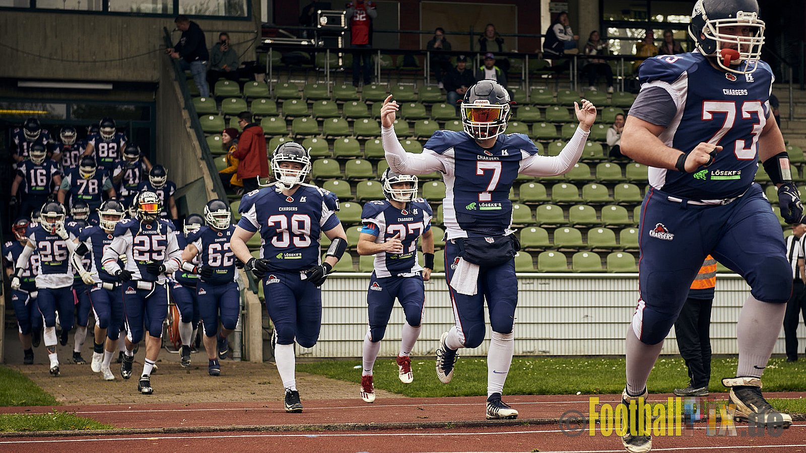AFCV Verbandsliga Season 2023 Recklinghausen Chargers vs. Rheine Raptors am 29.04.2023 im Stadion Stadion Hohenhorst, Am Stadion 1, 45659 Recklinghausen, Punkte Endstand 37 : 10.
[2023-04-29_0001] - RecklinghausenChargersVsRheineRaptors