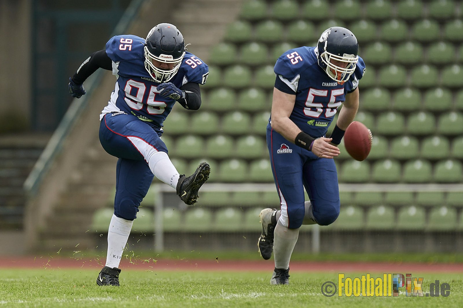 AFCV Verbandsliga Season 2023 Recklinghausen Chargers vs. Rheine Raptors am 29.04.2023 im Stadion Stadion Hohenhorst, Am Stadion 1, 45659 Recklinghausen, Punkte Endstand 37 : 10.
[2023-04-29_0070] - RecklinghausenChargersVsRheineRaptors