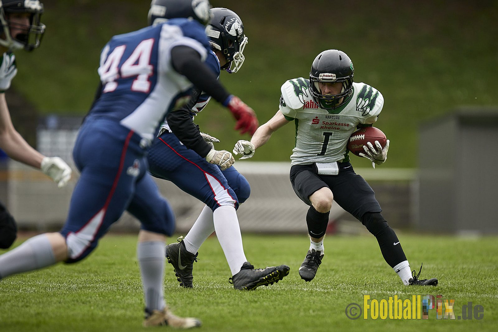 AFCV Verbandsliga Season 2023 Recklinghausen Chargers vs. Rheine Raptors am 29.04.2023 im Stadion Stadion Hohenhorst, Am Stadion 1, 45659 Recklinghausen, Punkte Endstand 37 : 10.
[2023-04-29_0073] - RecklinghausenChargersVsRheineRaptors
