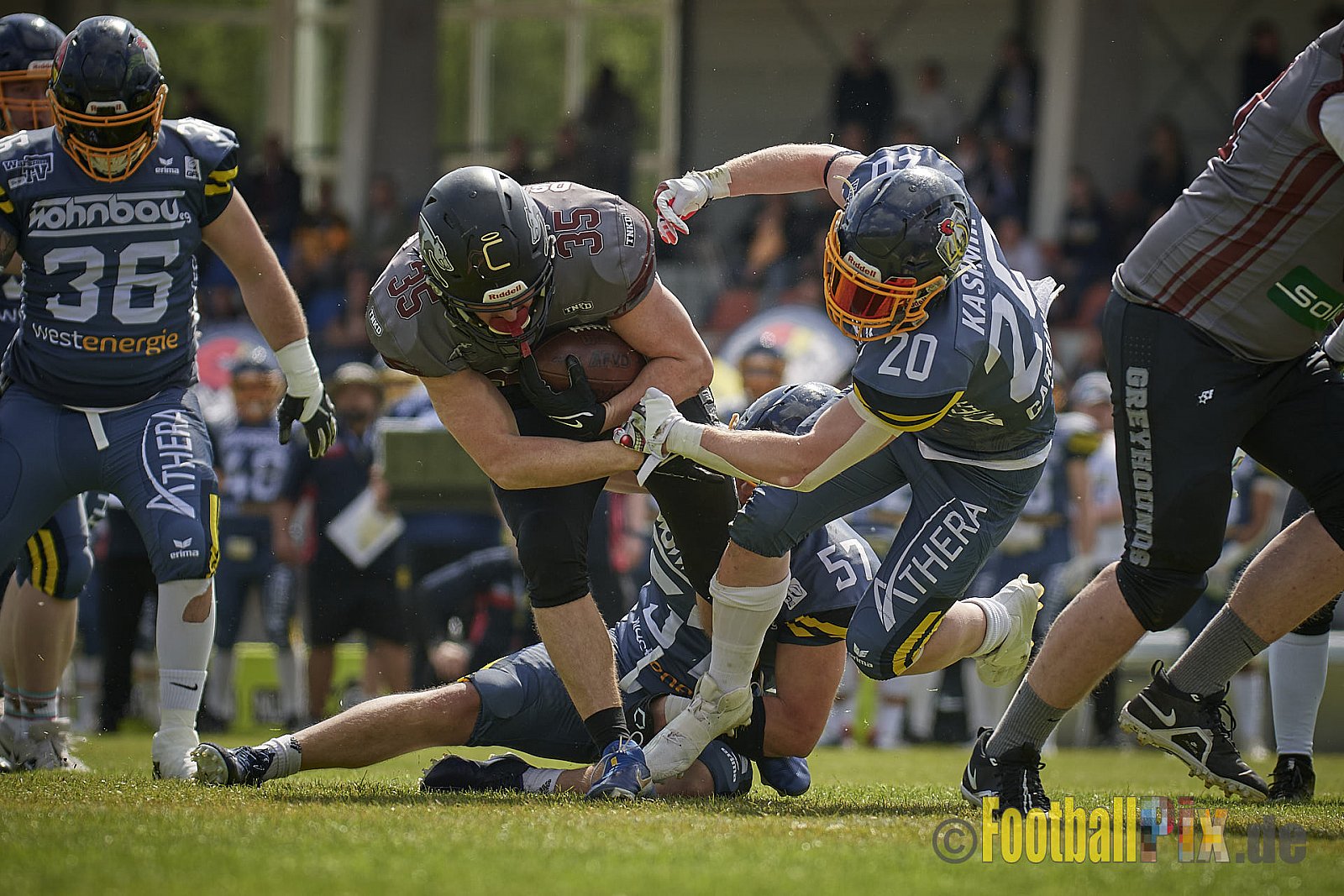 AFCV Regionalliga Season 2023 Essen Assindia Cardinals vs. Wuppertal Greyhounds am 30.04.2023 im Stadion Stadion am Hallo, Hallostraße 50, 45141 Essen, Punkte Endstand 12 : 27.
[2023-04-30_0113] - EssenAssindiaCardinalsVsWuppertalGreyhounds
