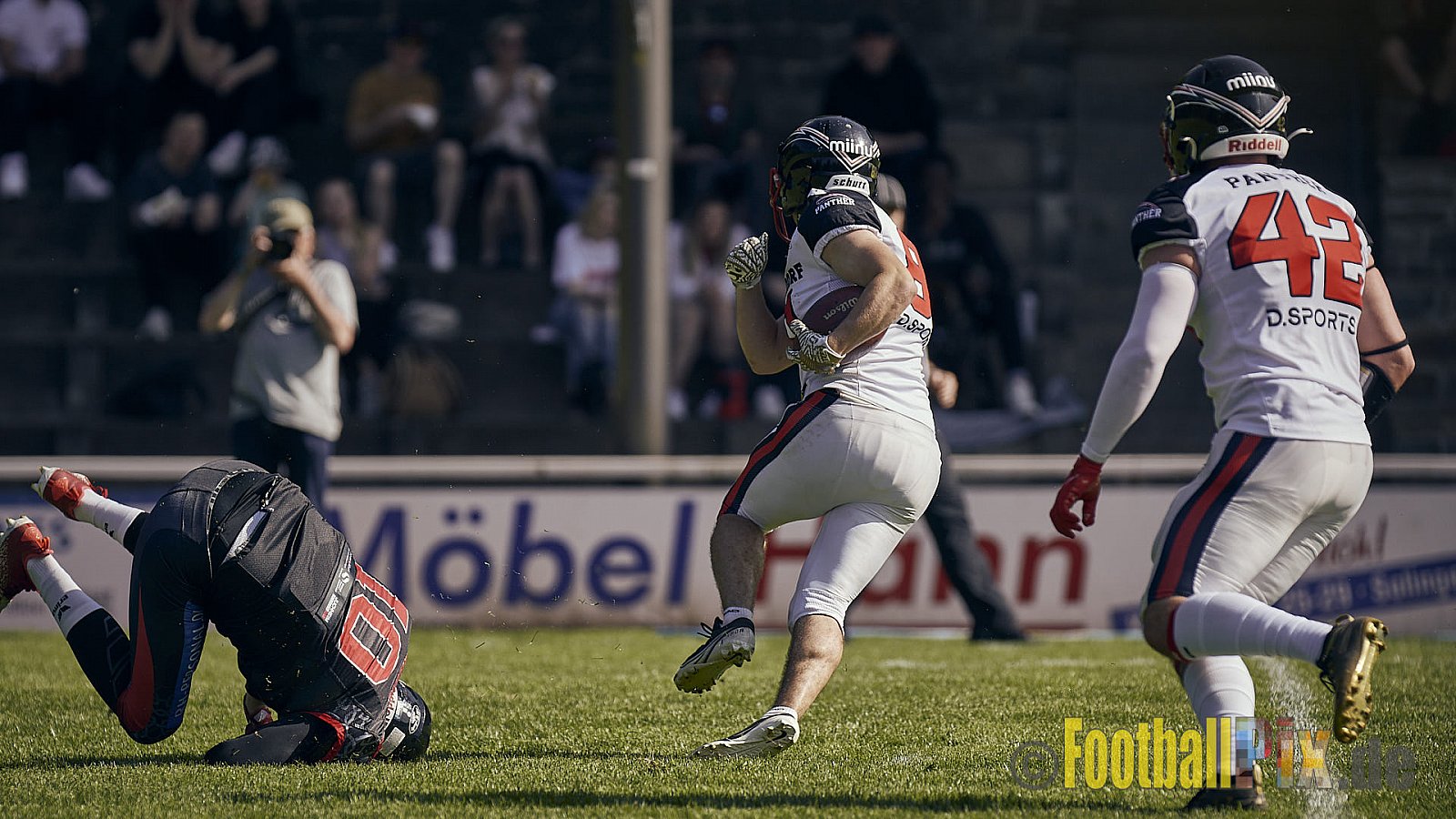 GFL2 Season 2023 Solingen Paladins vs. Düsseldorf Panther am 27.05.2023 im Stadion Jahnkampfbahn Solingen, Adolf-Clarenbach-Straße 36, 42719 Solingen. Punkte Endstand 20 : 21.
[Bildnummer: 2023-05-27_0076] - SolingenPaladinsVsDPanther