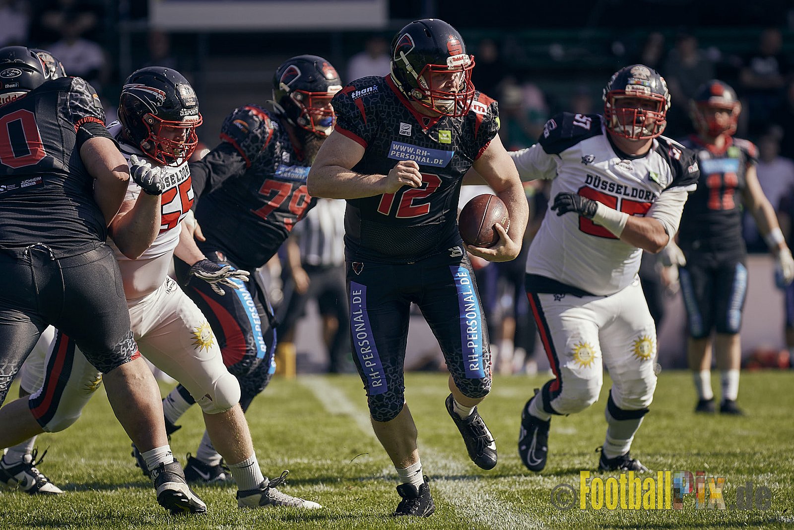 GFL2 Season 2023 Solingen Paladins vs. Düsseldorf Panther am 27.05.2023 im Stadion Jahnkampfbahn Solingen, Adolf-Clarenbach-Straße 36, 42719 Solingen. Punkte Endstand 20 : 21.
[Bildnummer: 2023-05-27_0100] - SolingenPaladinsVsDPanther