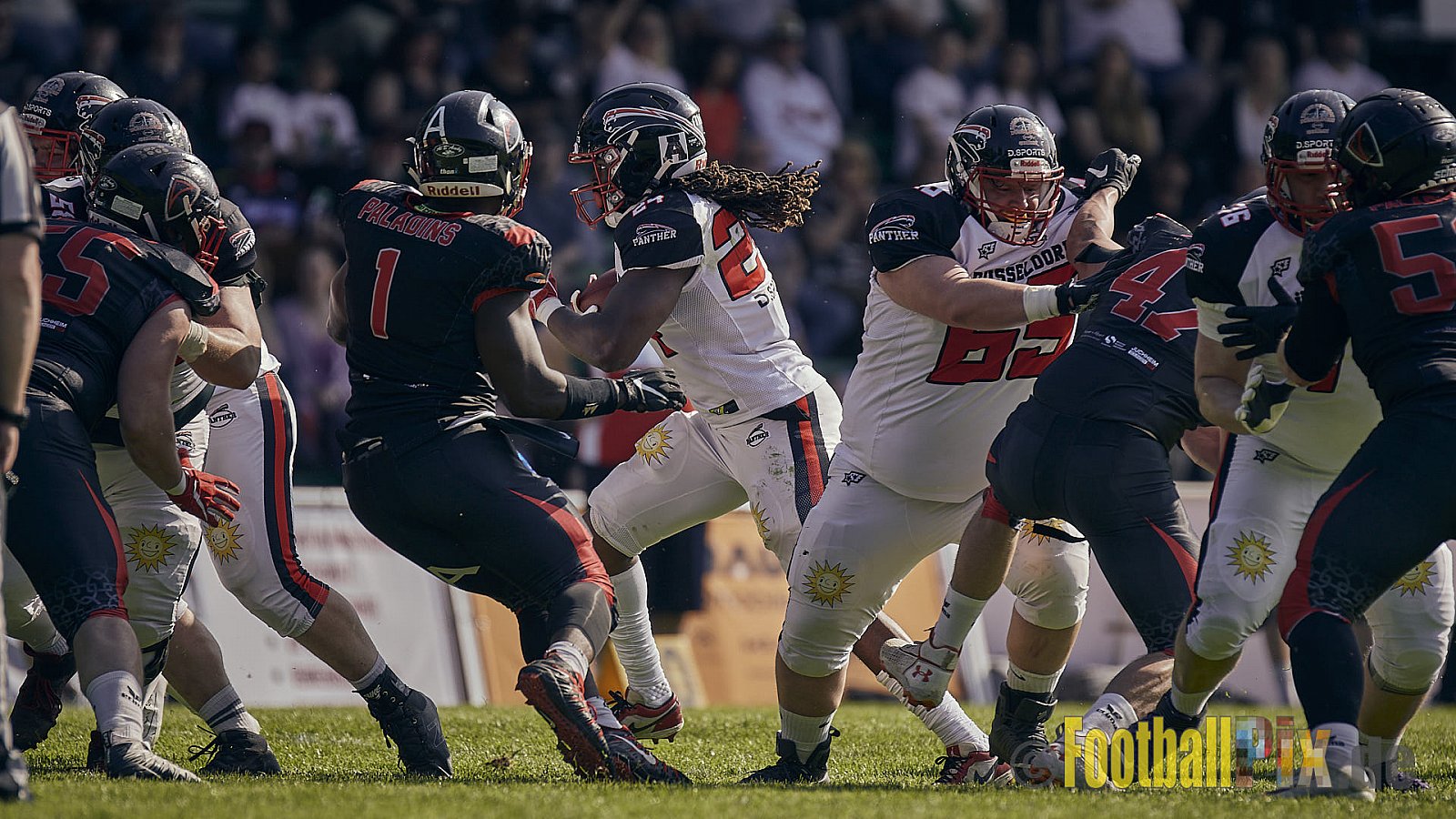 GFL2 Season 2023 Solingen Paladins vs. Düsseldorf Panther am 27.05.2023 im Stadion Jahnkampfbahn Solingen, Adolf-Clarenbach-Straße 36, 42719 Solingen. Punkte Endstand 20 : 21.
[Bildnummer: 2023-05-27_0140] - SolingenPaladinsVsDPanther