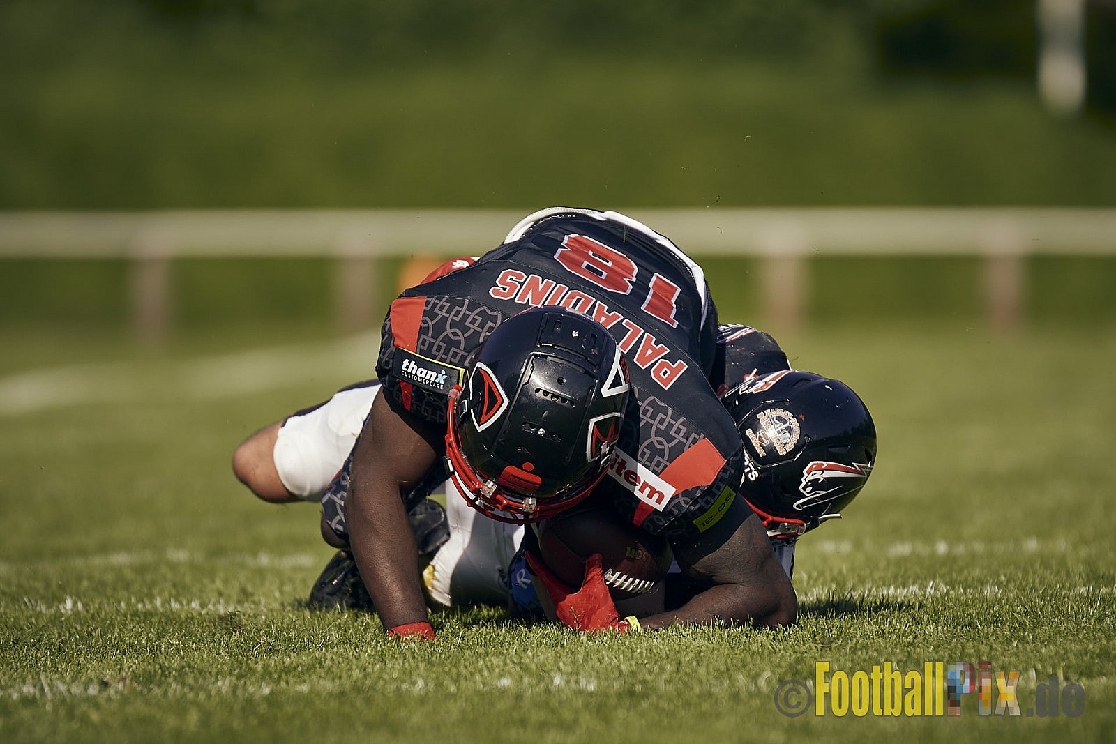 GFL2 Season 2023 Solingen Paladins vs. Düsseldorf Panther am 27.05.2023 im Stadion Jahnkampfbahn Solingen, Adolf-Clarenbach-Straße 36, 42719 Solingen. Punkte Endstand 20 : 21.
[Bildnummer: 2023-05-27_0253] - SolingenPaladinsVsDPanther